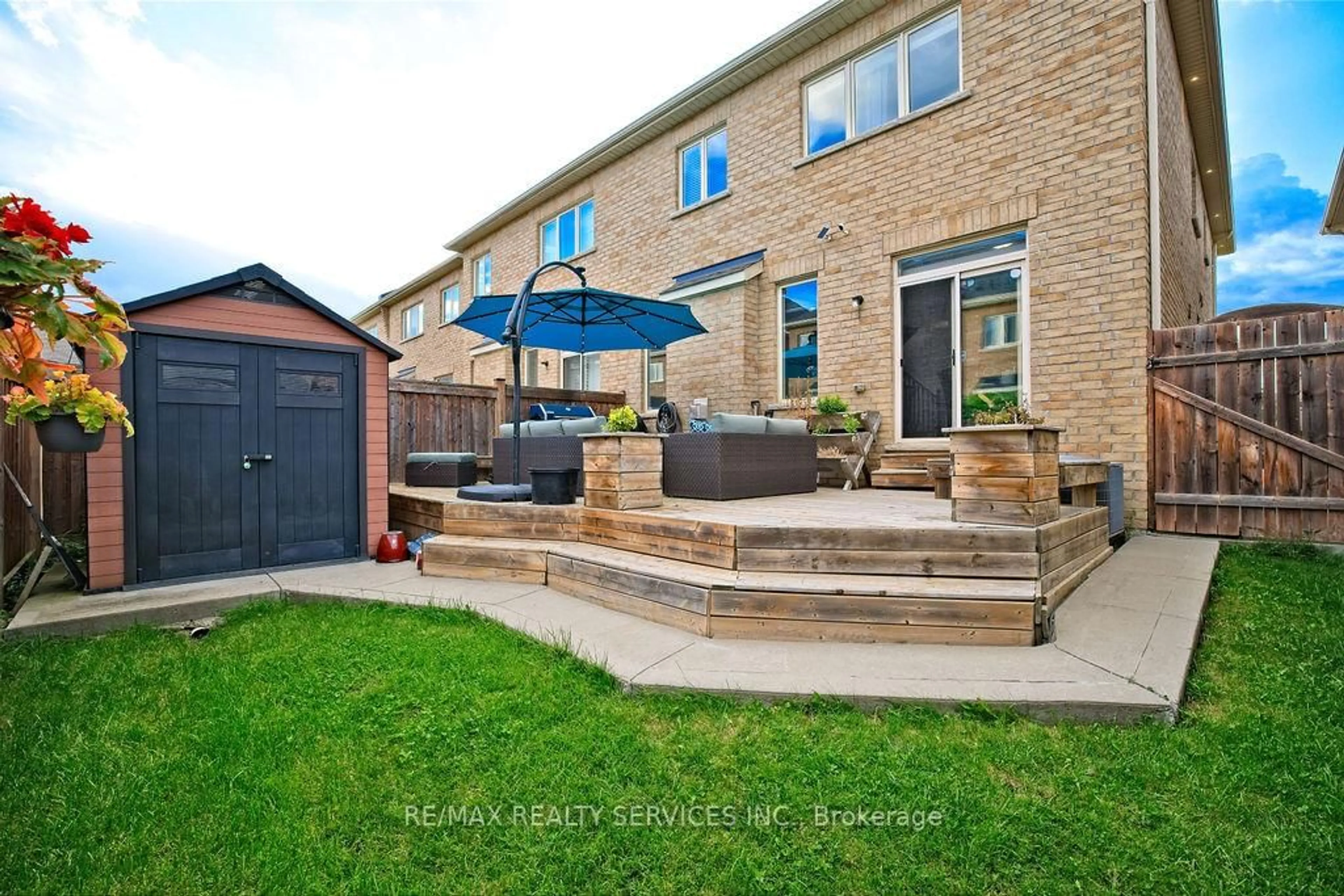 Patio, street for 11 Trentonian St, Brampton Ontario L6R 3W2