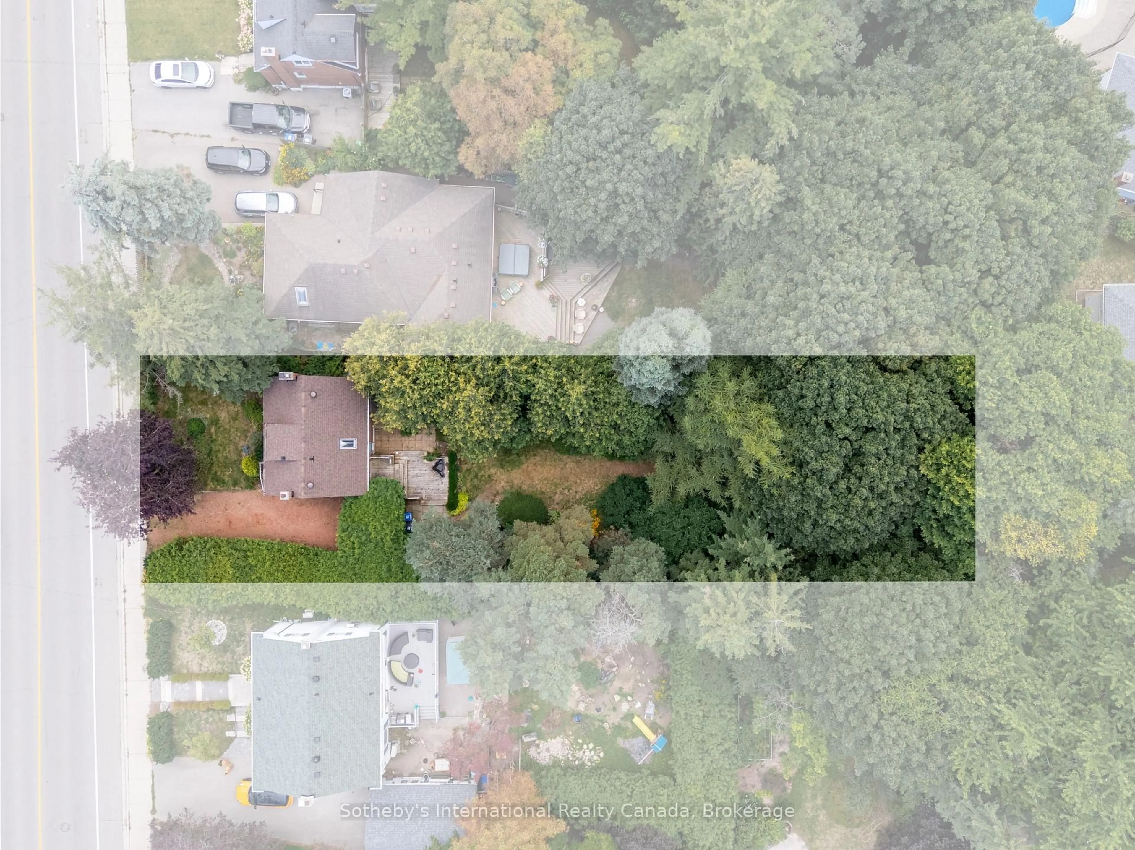 A pic from outside/outdoor area/front of a property/back of a property/a pic from drone, forest/trees view for 1807 Orr Rd, Mississauga Ontario L5J 1B8