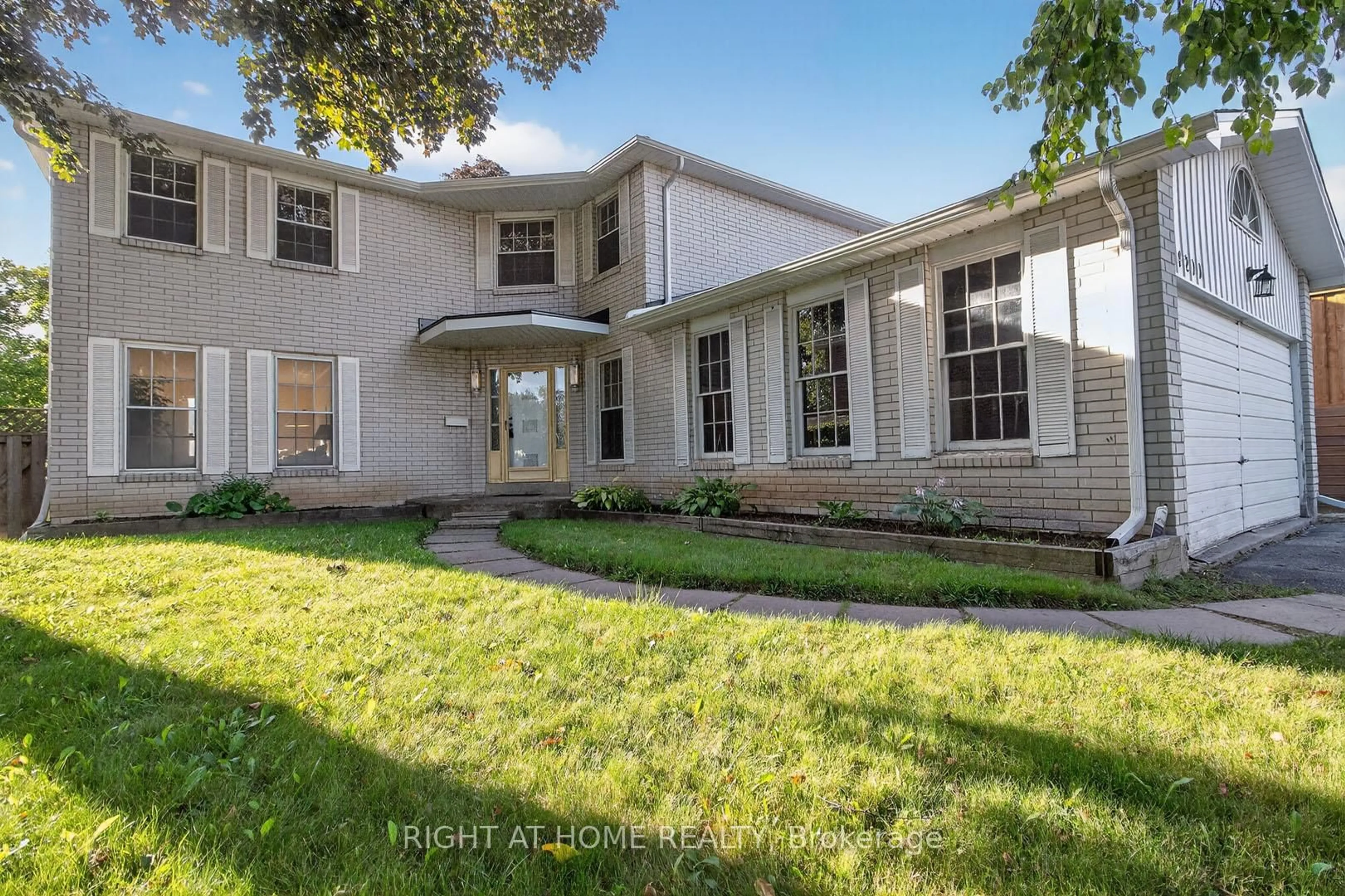 Home with brick exterior material, street for 4200 Garrowhill Tr, Mississauga Ontario L4W 2H4