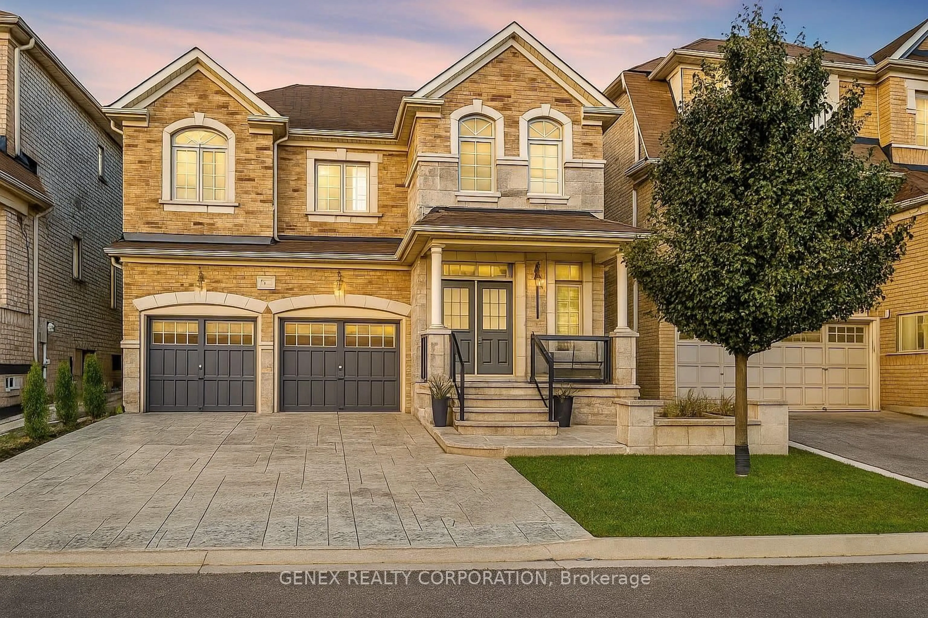Home with brick exterior material, street for 7 Antoine St, Brampton Ontario L7A 4J6