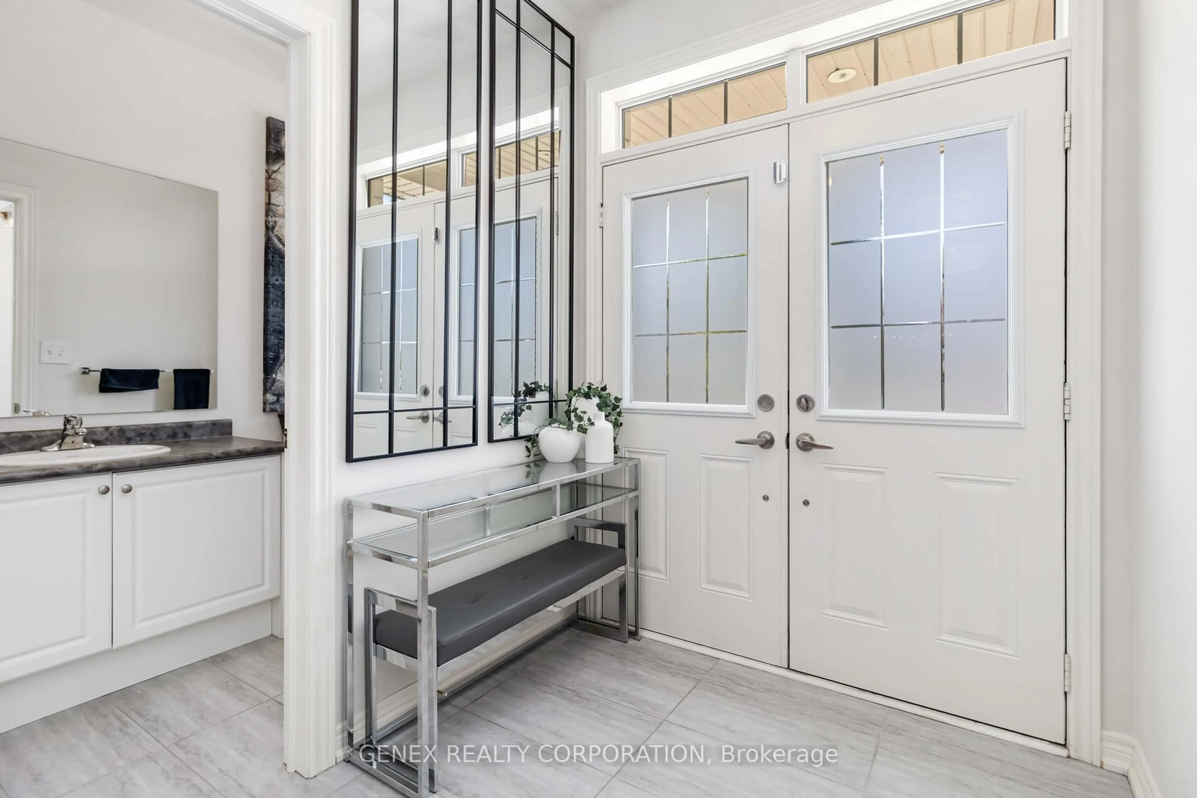Indoor entryway for 7 Antoine St, Brampton Ontario L7A 4J6