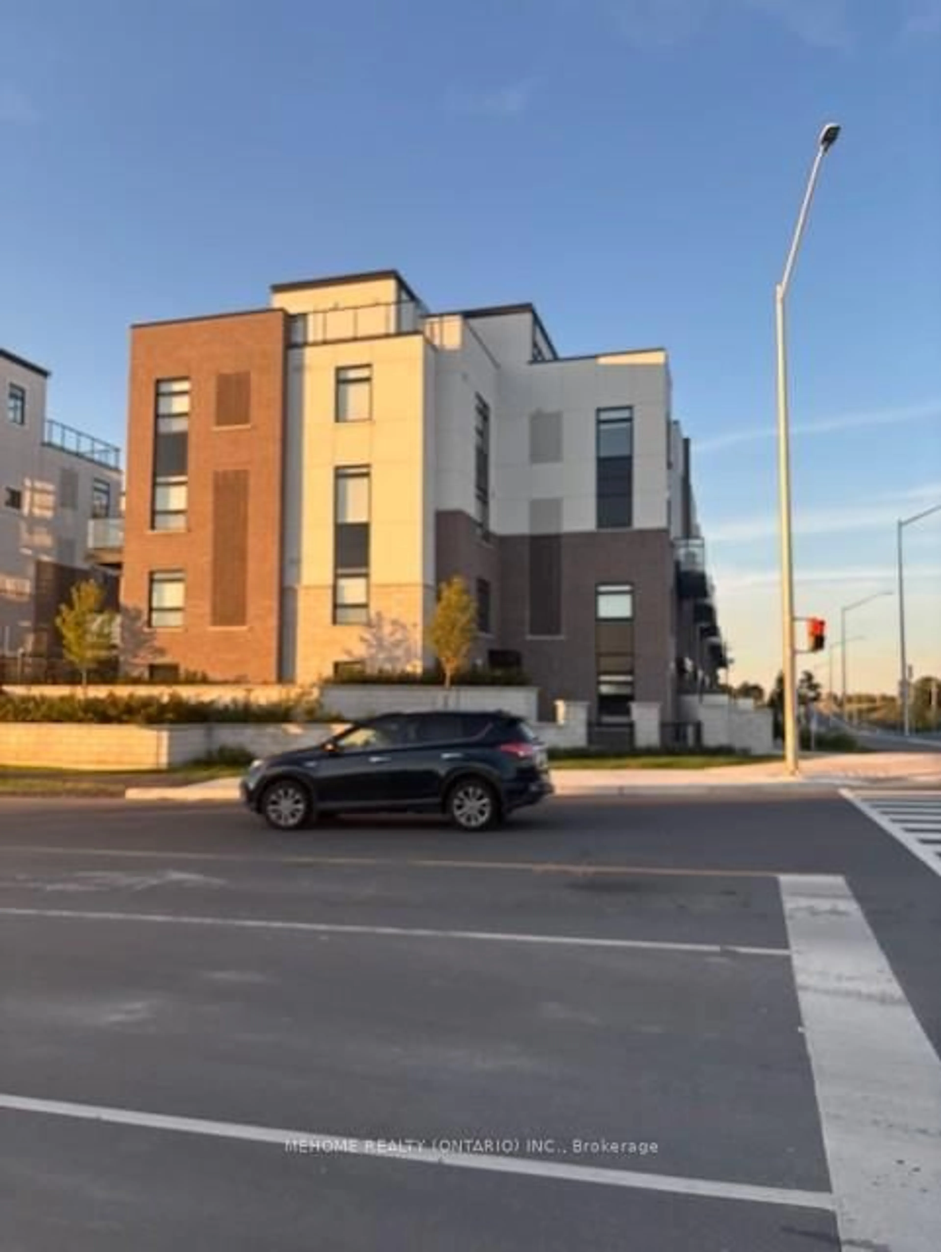 Unknown for 1585 Rose Way, Milton Ontario L9T 7E7