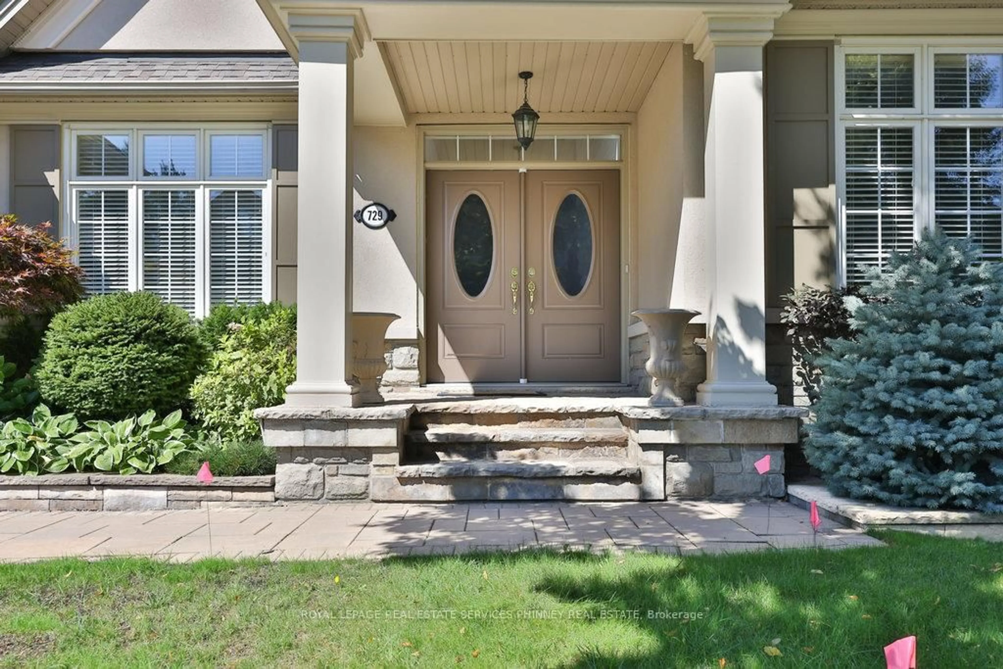 Indoor entryway for 729 HIDDEN GROVE Lane #13, Mississauga Ontario L5H 4L2