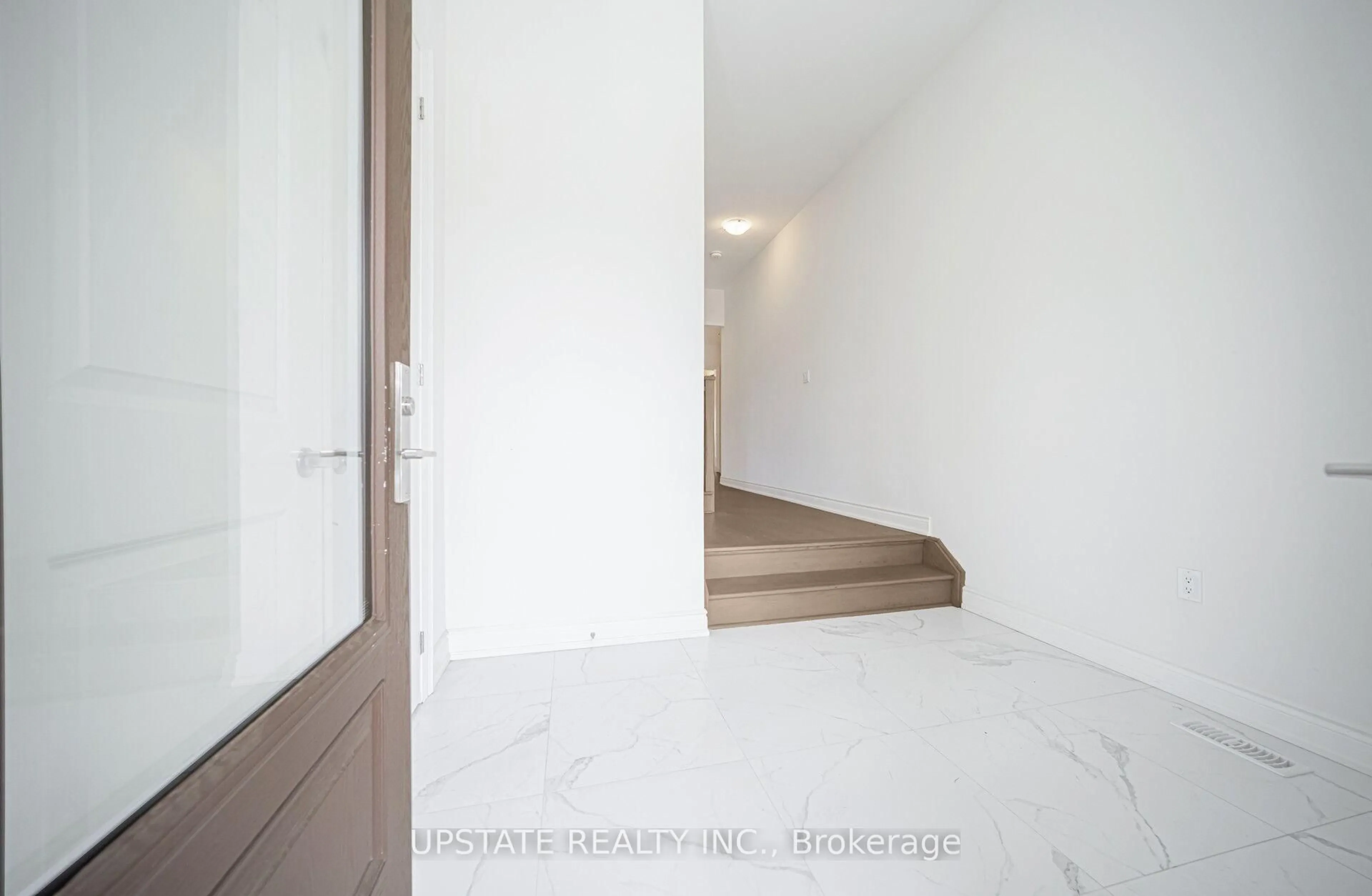 Indoor foyer for 7 James Walker Ave, Caledon Ontario L7C 4M9