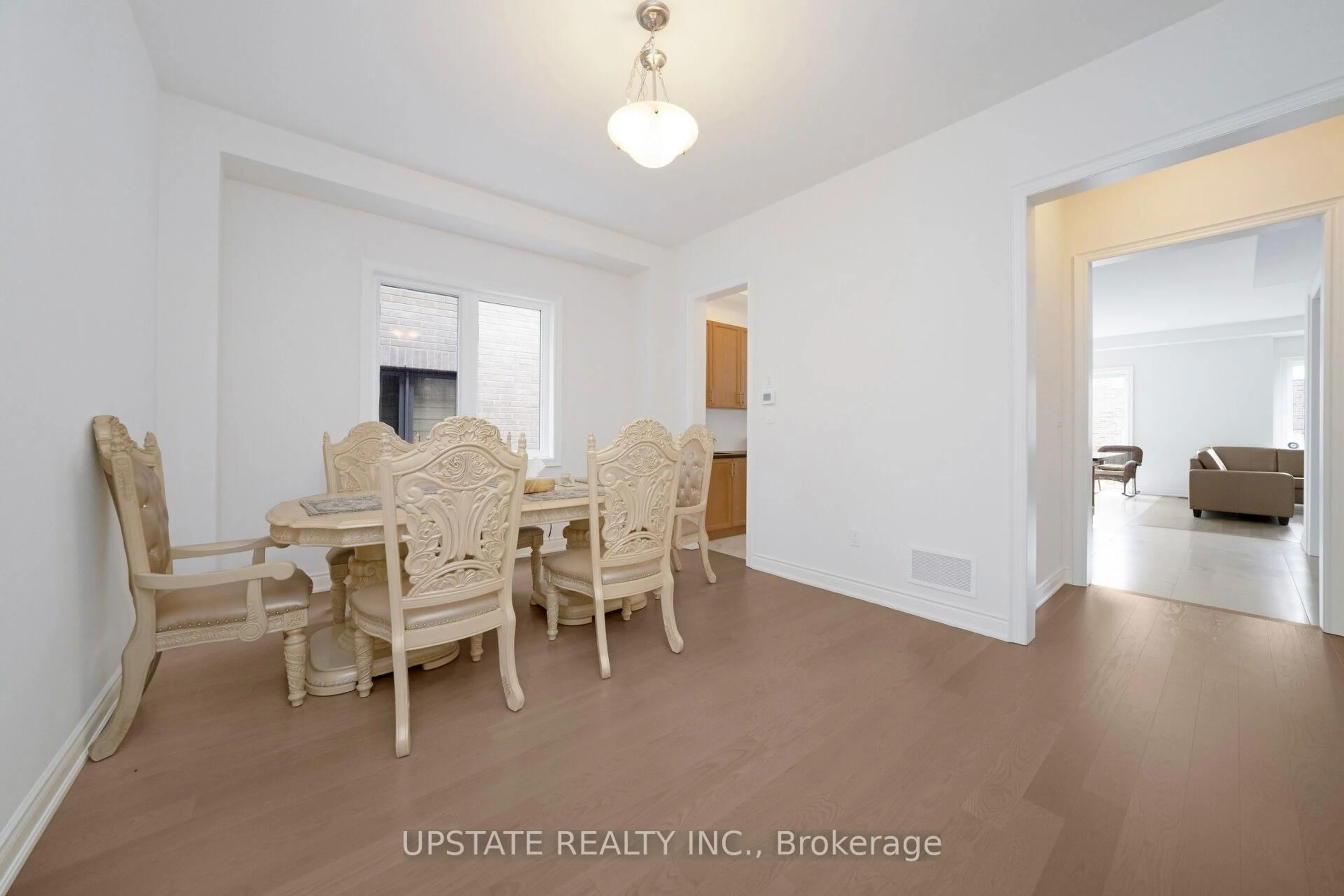 Dining room, unknown for 7 James Walker Ave, Caledon Ontario L7C 4M9