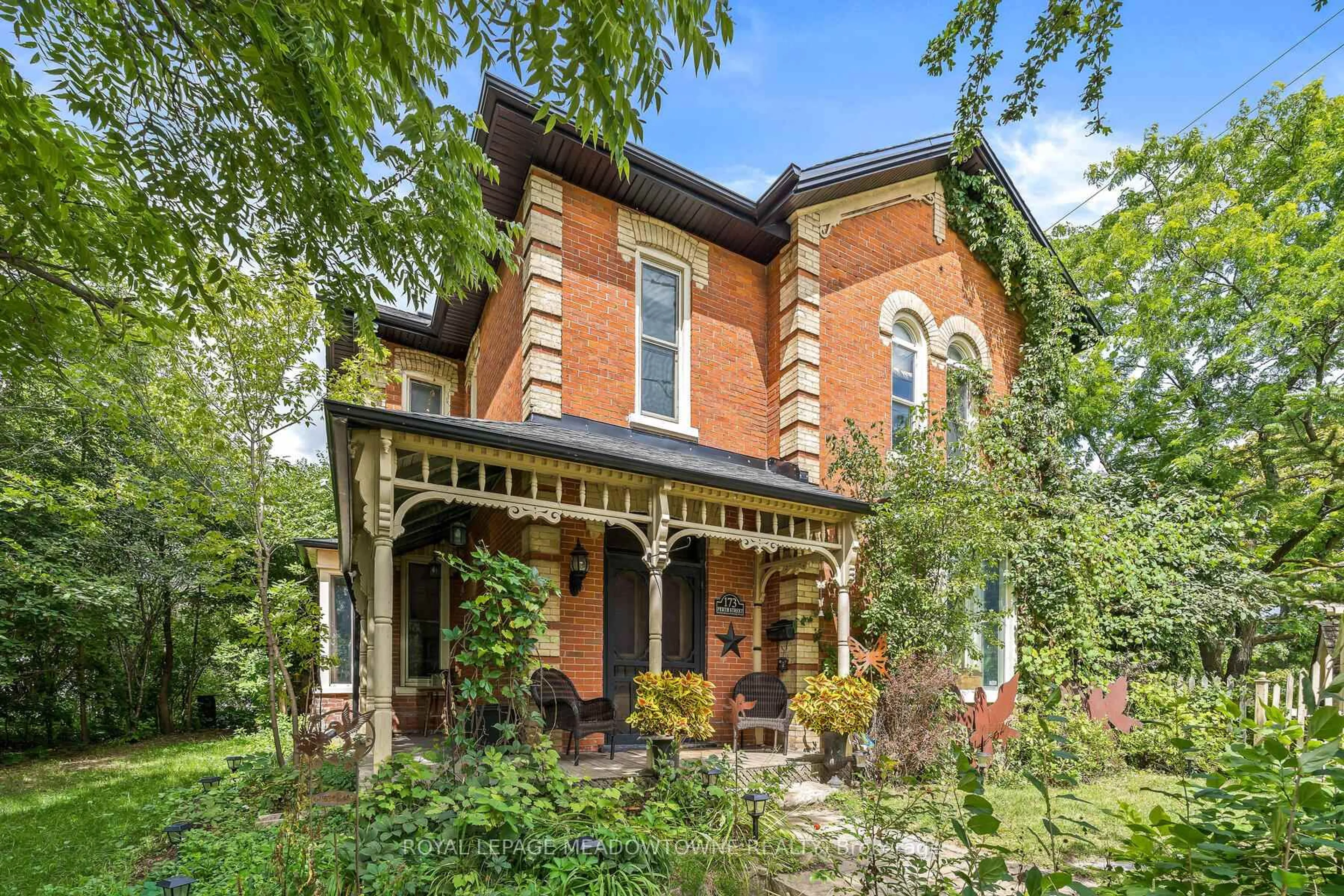 Home with brick exterior material, building for 173 Perth St, Halton Hills Ontario L7J 1C9
