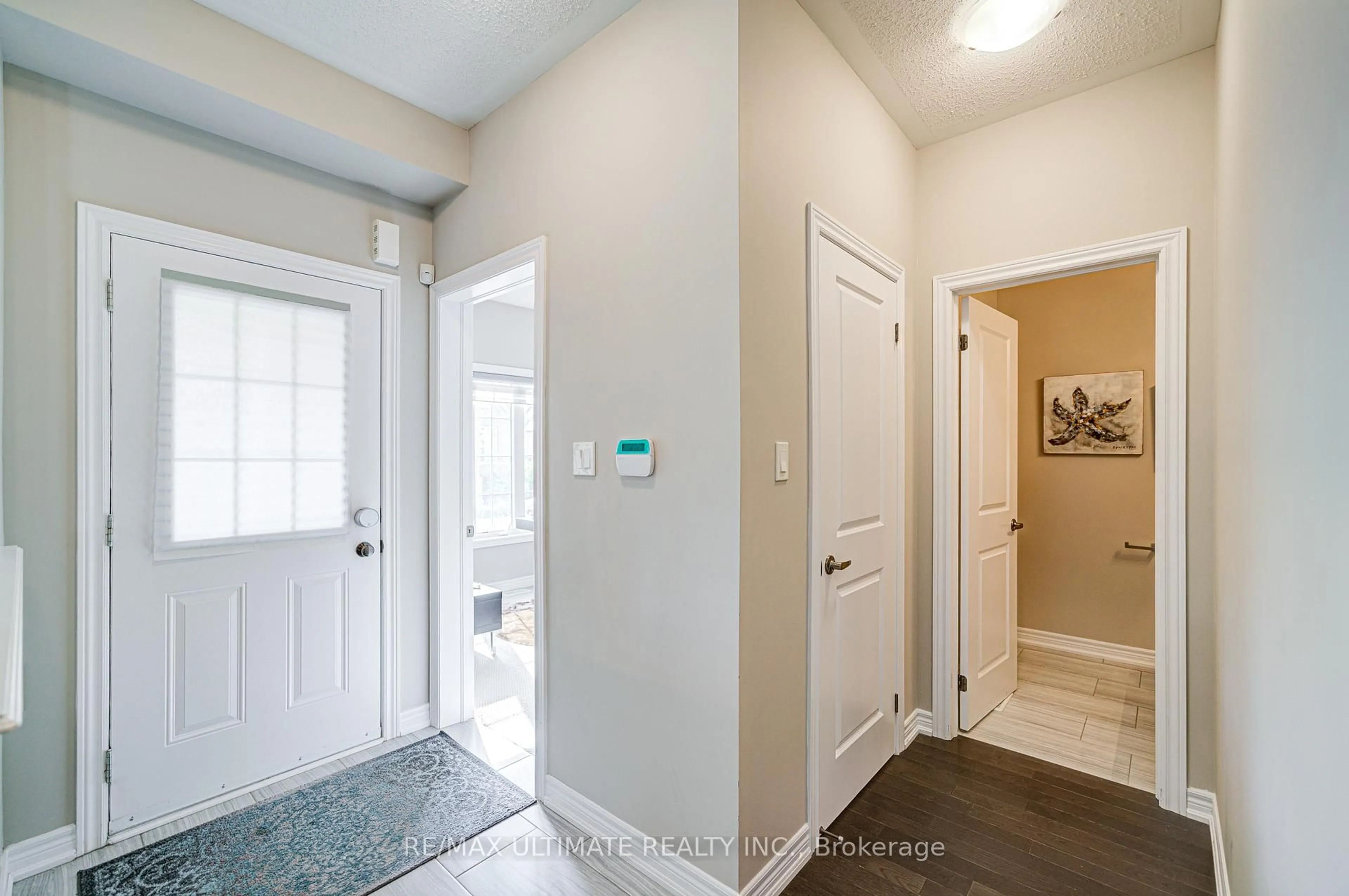 Indoor entryway for 53 Amarillo Rd, Brampton Ontario L6R 4A5