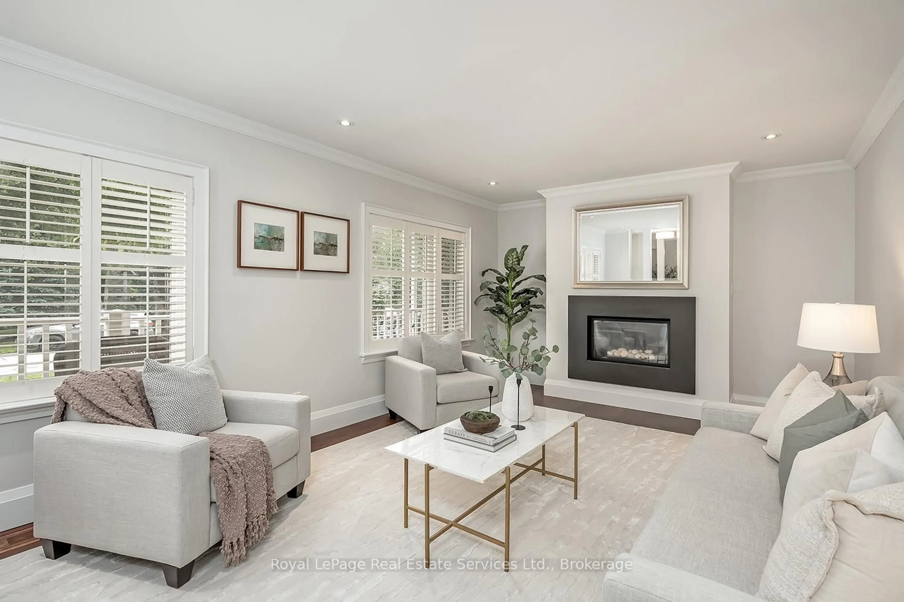 Living room with furniture, unknown for 1071 Melvin Ave, Oakville Ontario L6J 2V8