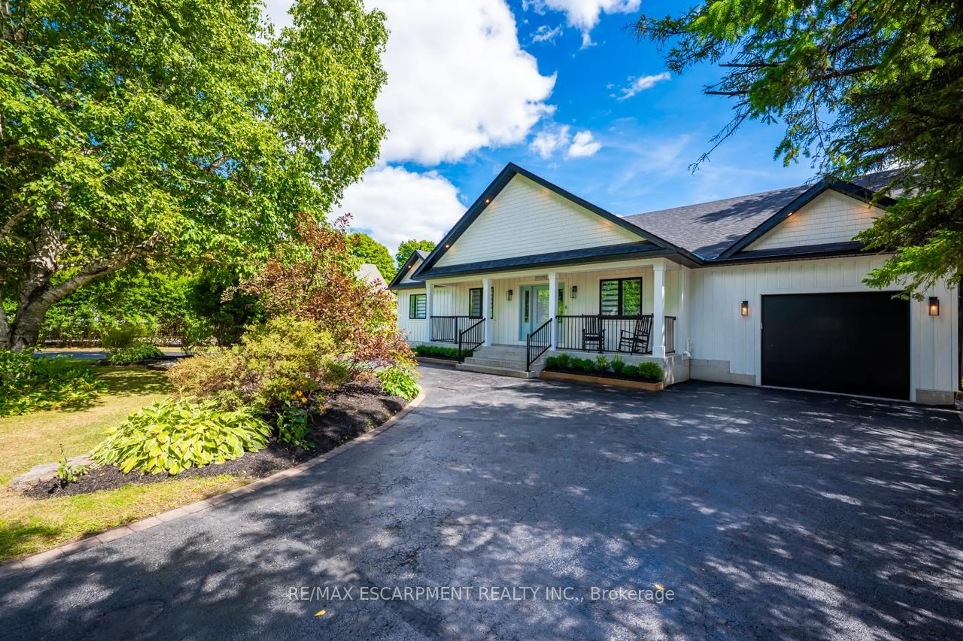 A pic from outside/outdoor area/front of a property/back of a property/a pic from drone, water/lake/river/ocean view for 2560 2 Side Rd, Burlington Ontario L7M 0T1