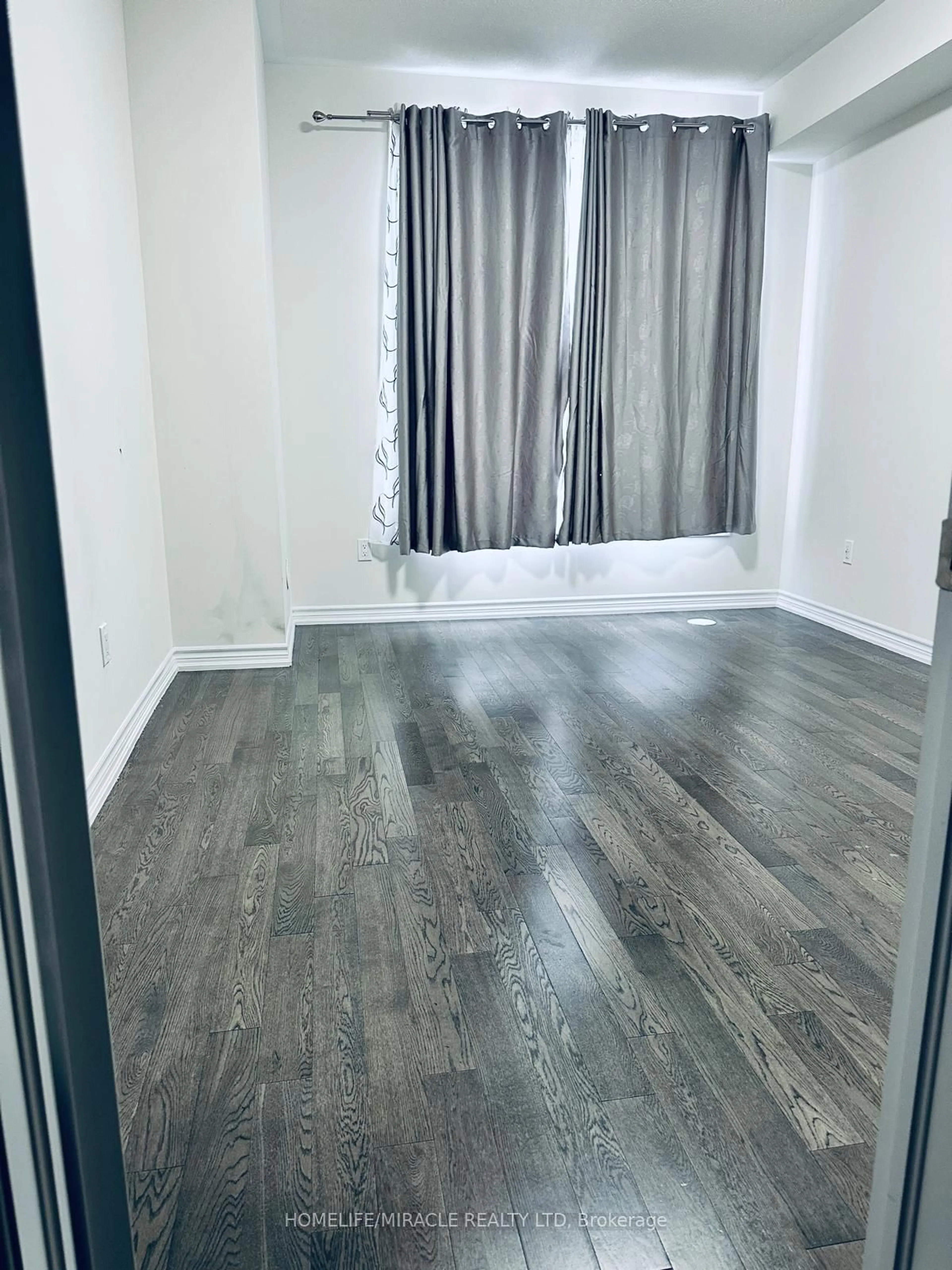 A pic of a room for 18 Petch Ave, Caledon Ontario L7C 4J7