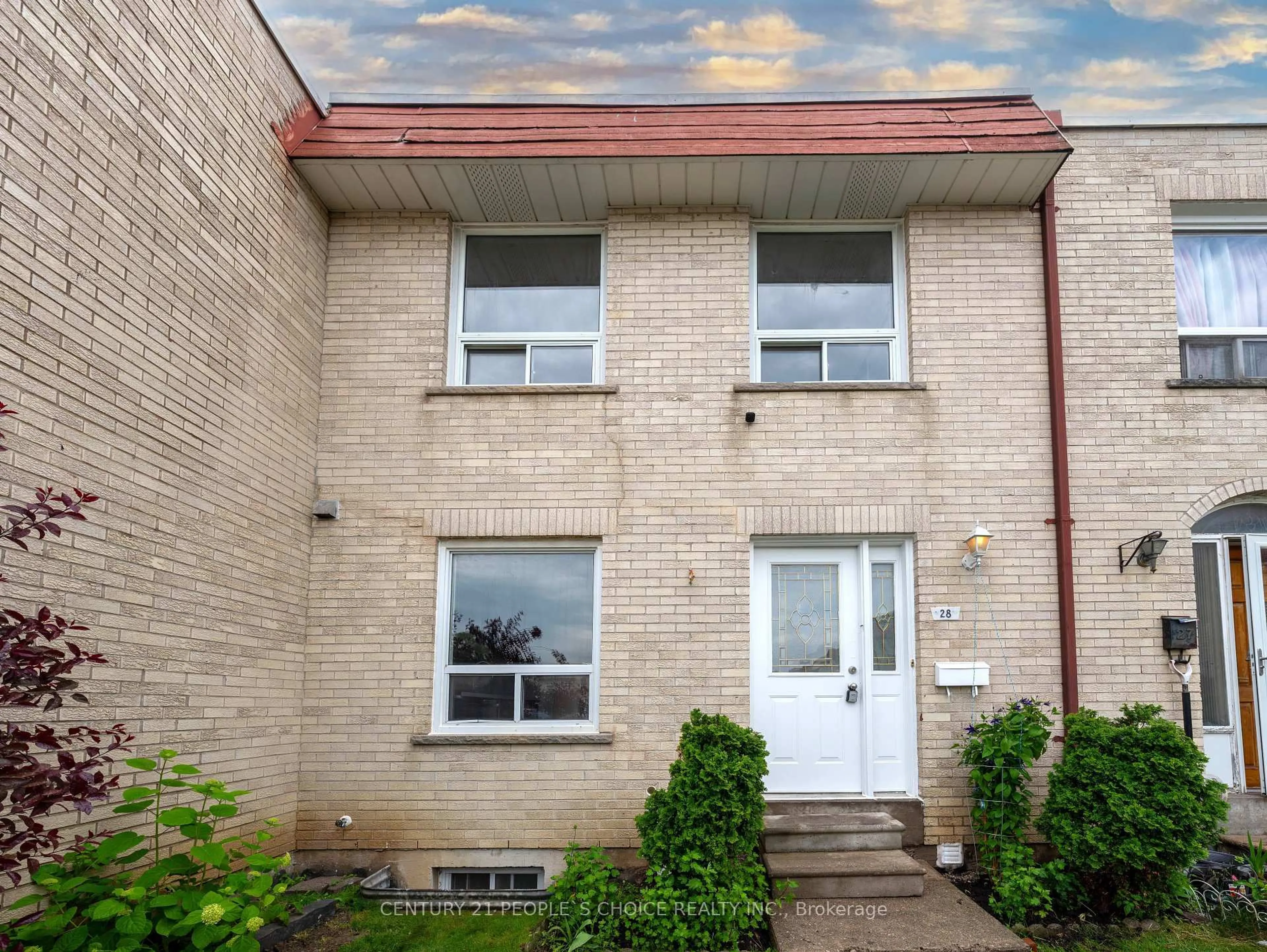 Home with brick exterior material, street for 7440 Goreway Dr #28, Mississauga Ontario L4T 2V2