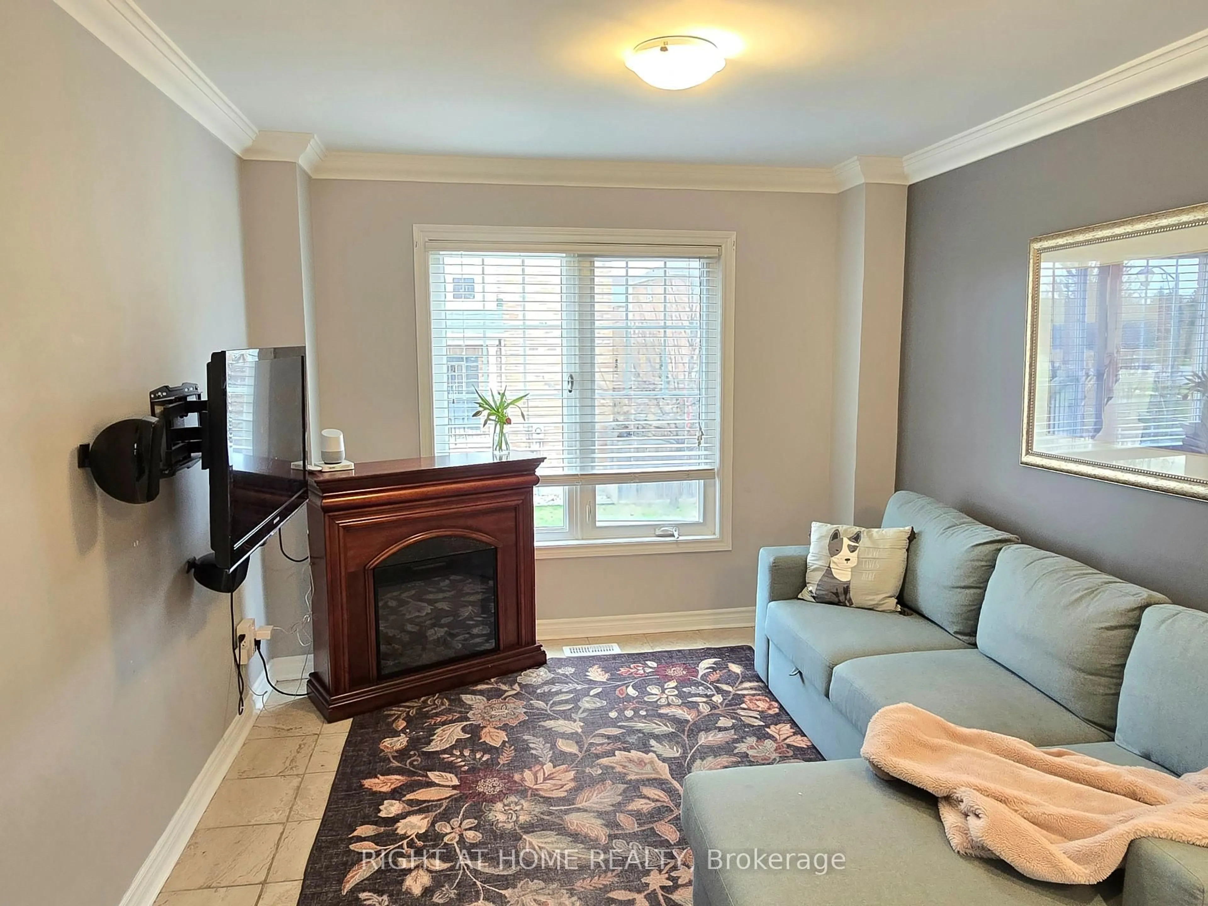 Living room with furniture, unknown for 2441 Coho Way, Oakville Ontario L6M 0G7