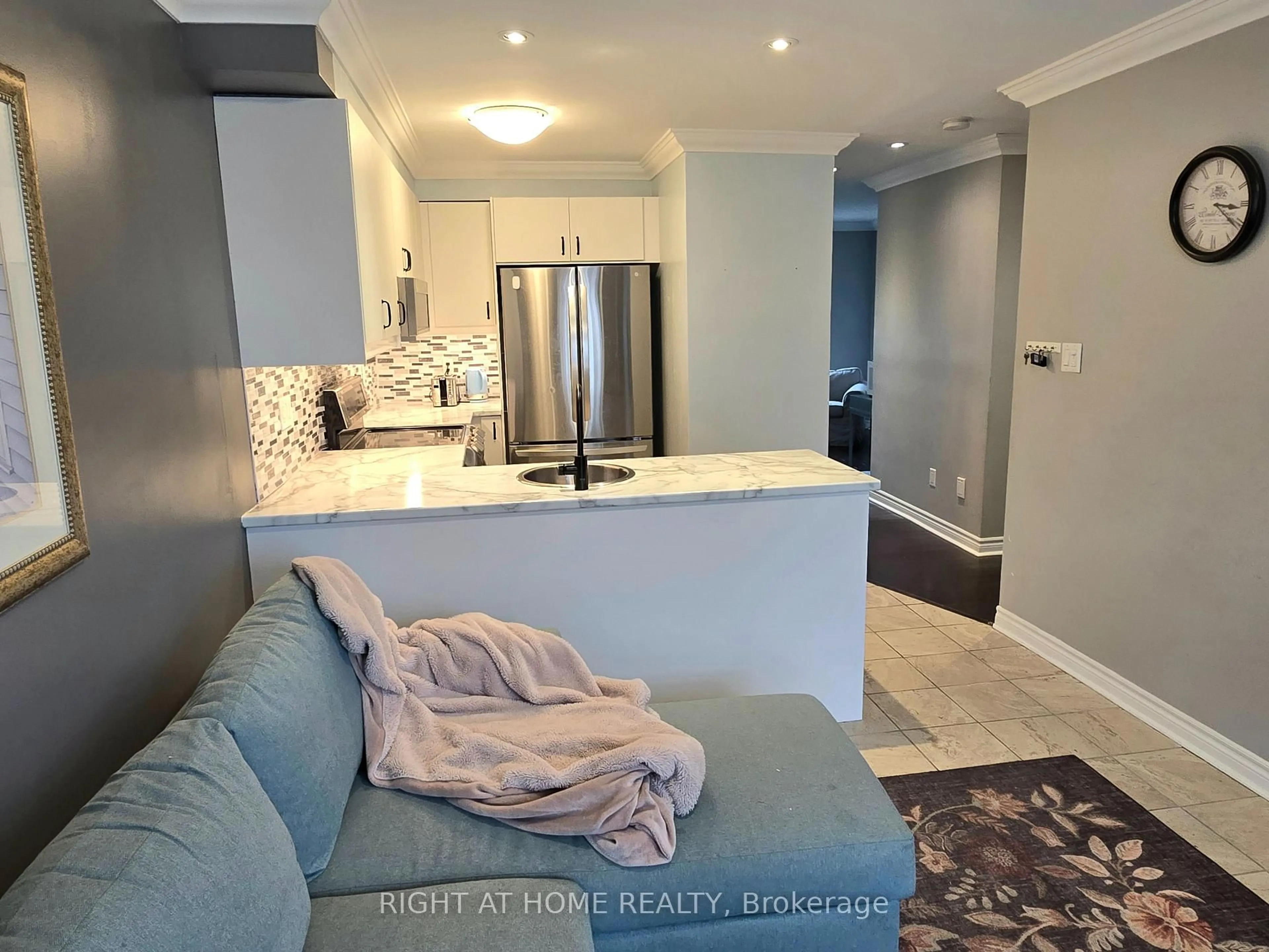 Open concept kitchen, unknown for 2441 Coho Way, Oakville Ontario L6M 0G7