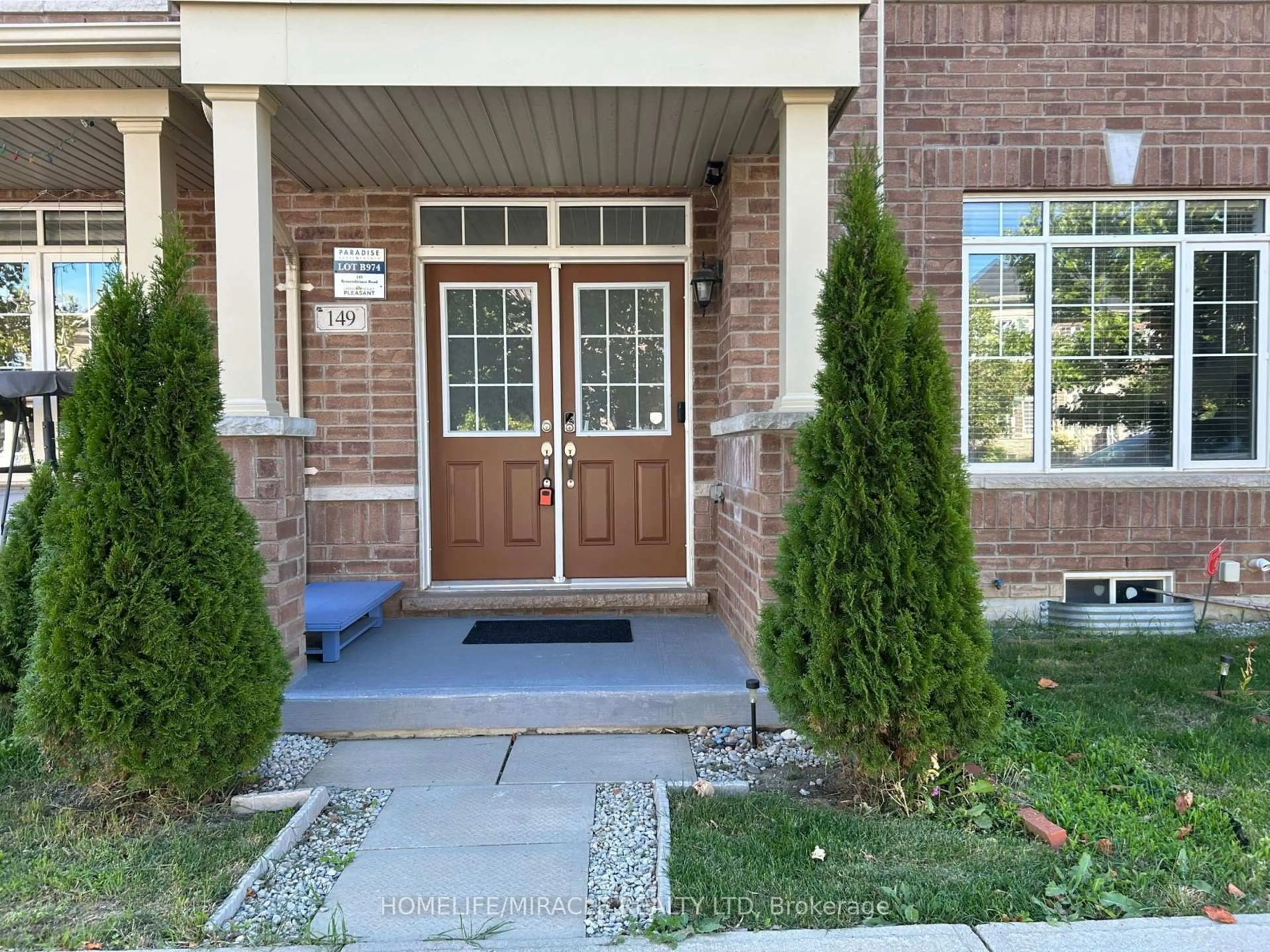 Indoor entryway for 149 Remembrance Rd, Brampton Ontario L7A 3Y2