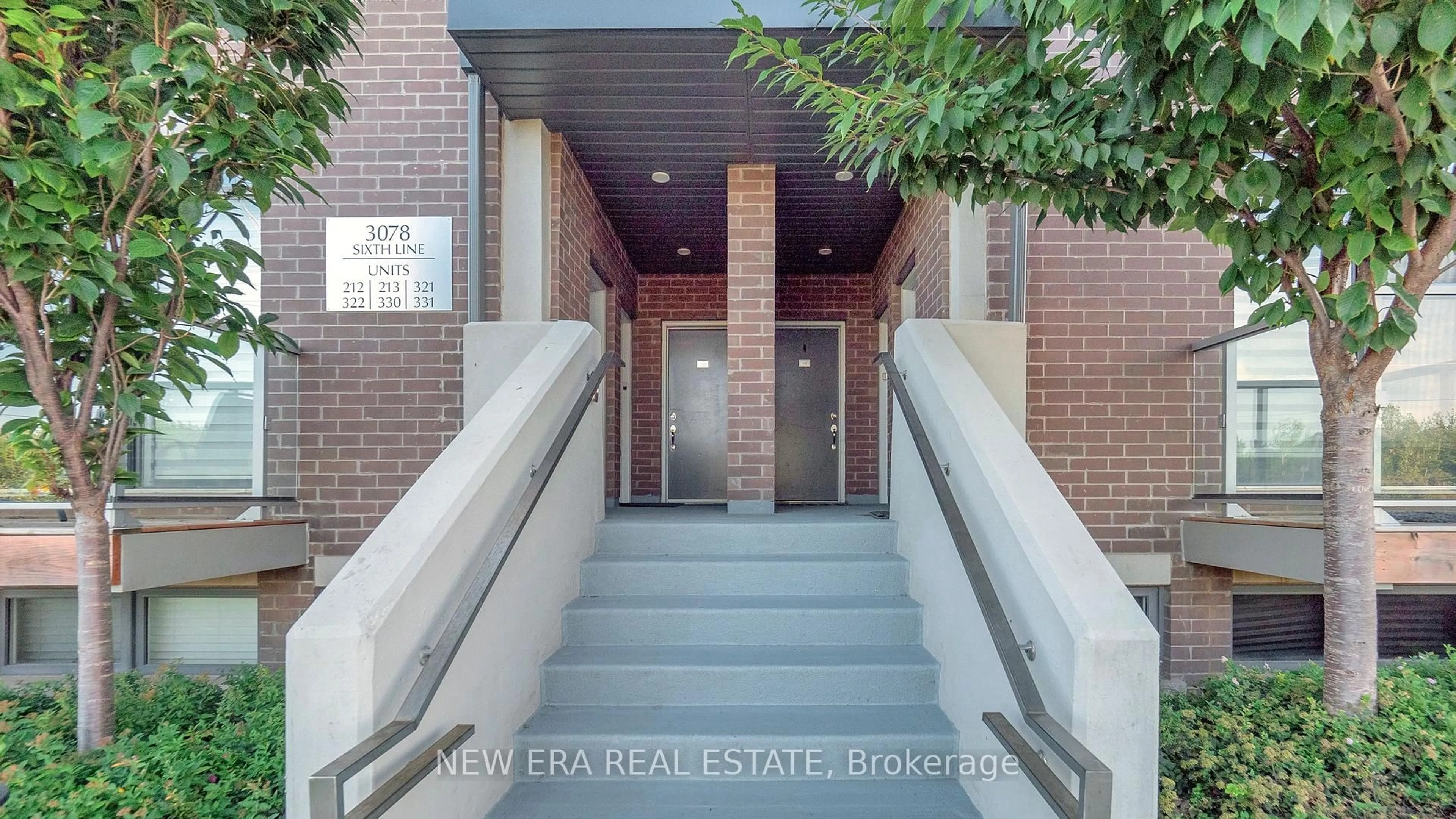 Indoor foyer for 3078 Sixth Line #321, Oakville Ontario L6M 1P8