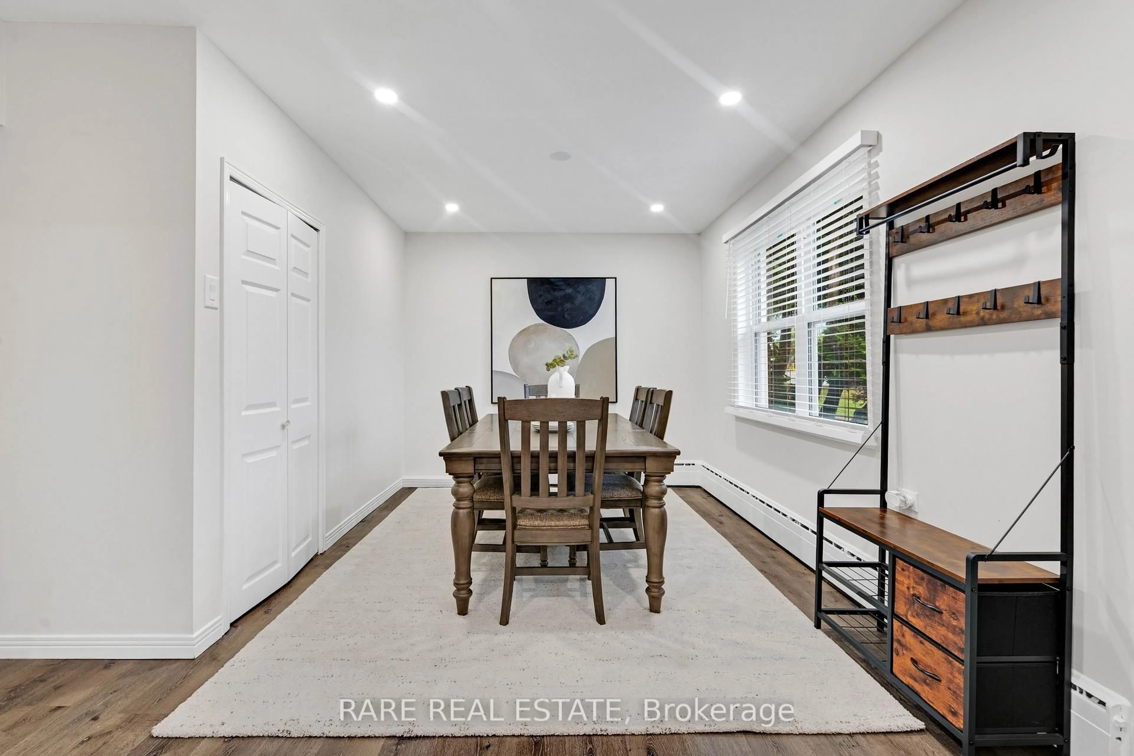 Unknown for 2073 Leighland Rd, Burlington Ontario L7R 3S9