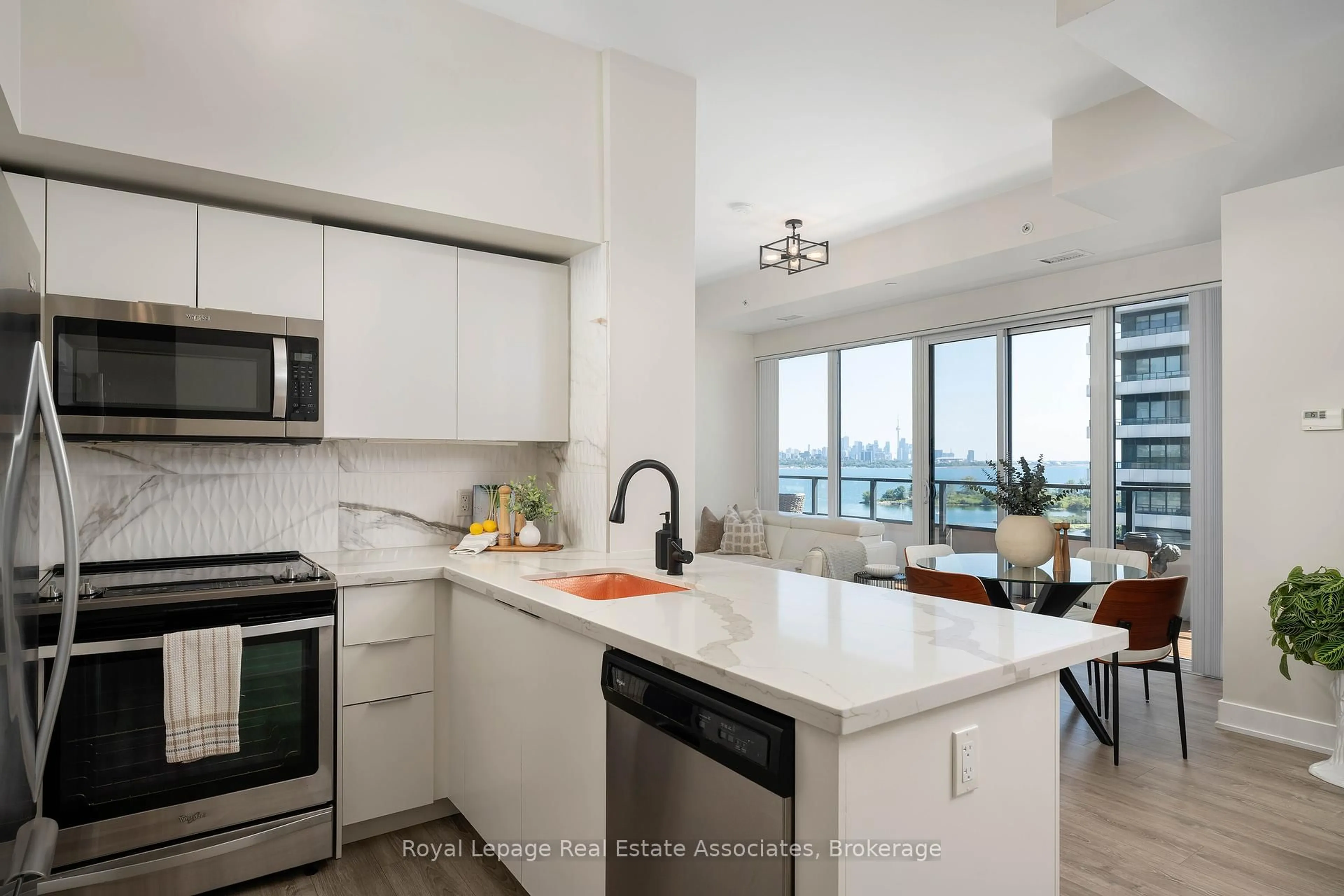 Unknown for 30 Shore Breeze Dr #916, Toronto Ontario M8V 1A1