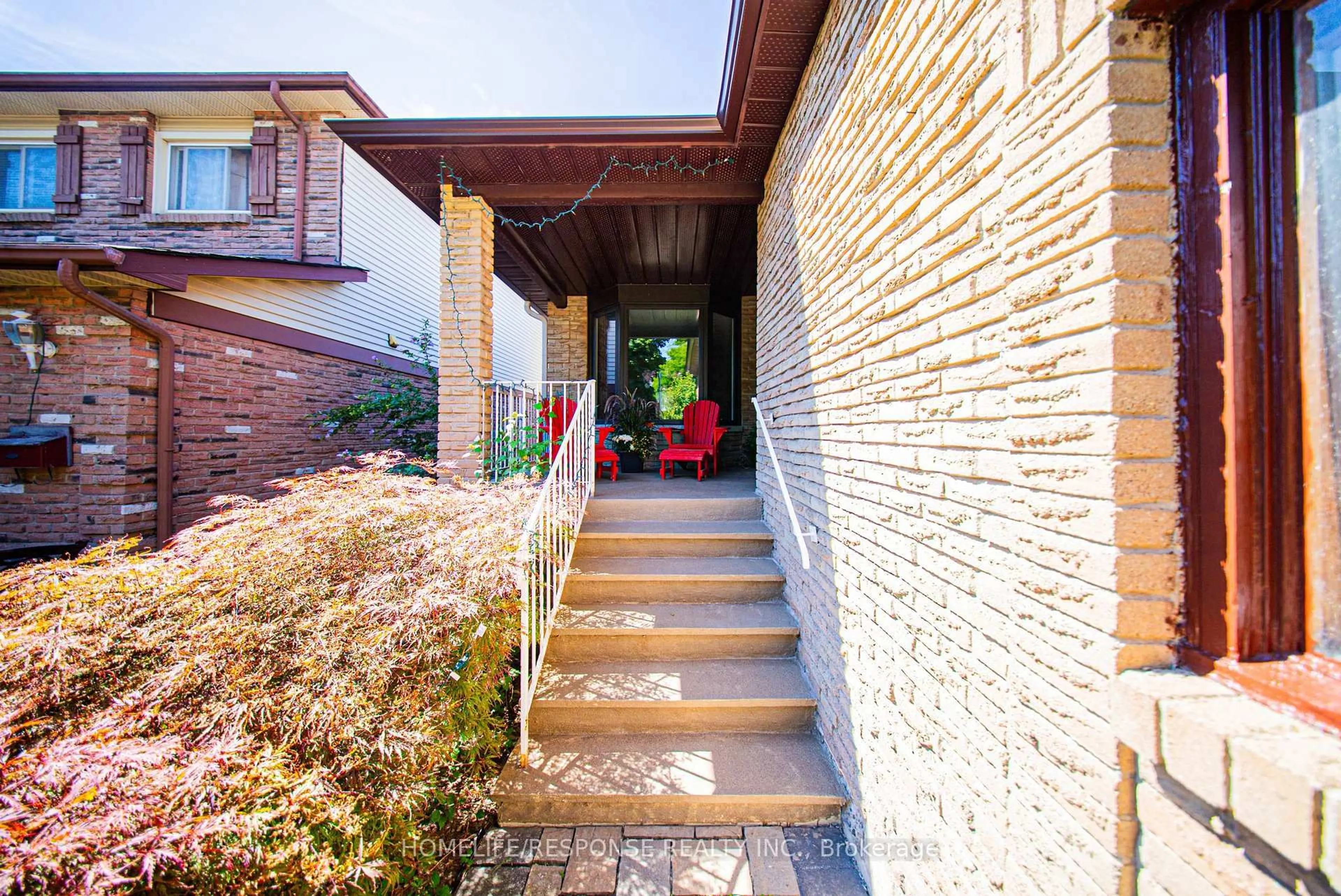 Home with brick exterior material, street for 1464 JEFFERSON Cres, Oakville Ontario L5H 3G6