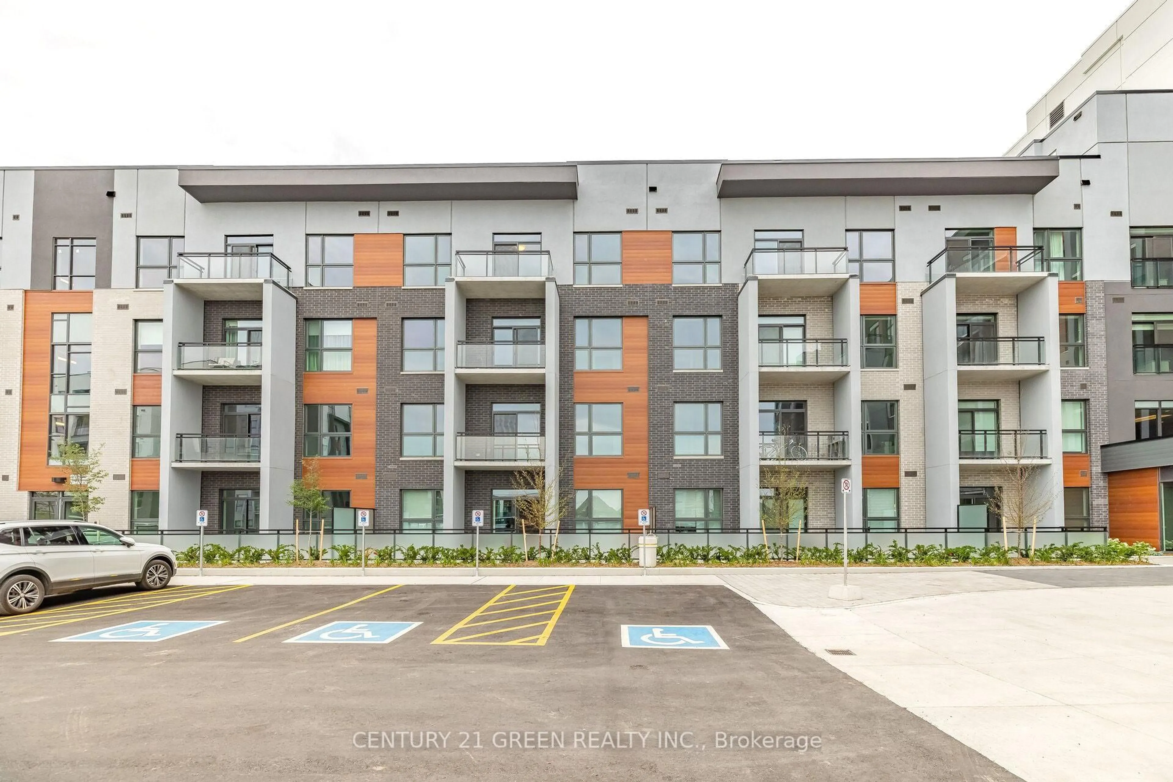 Patio, unknown for 95 Dundas St #503, Oakville Ontario L6M 5N4