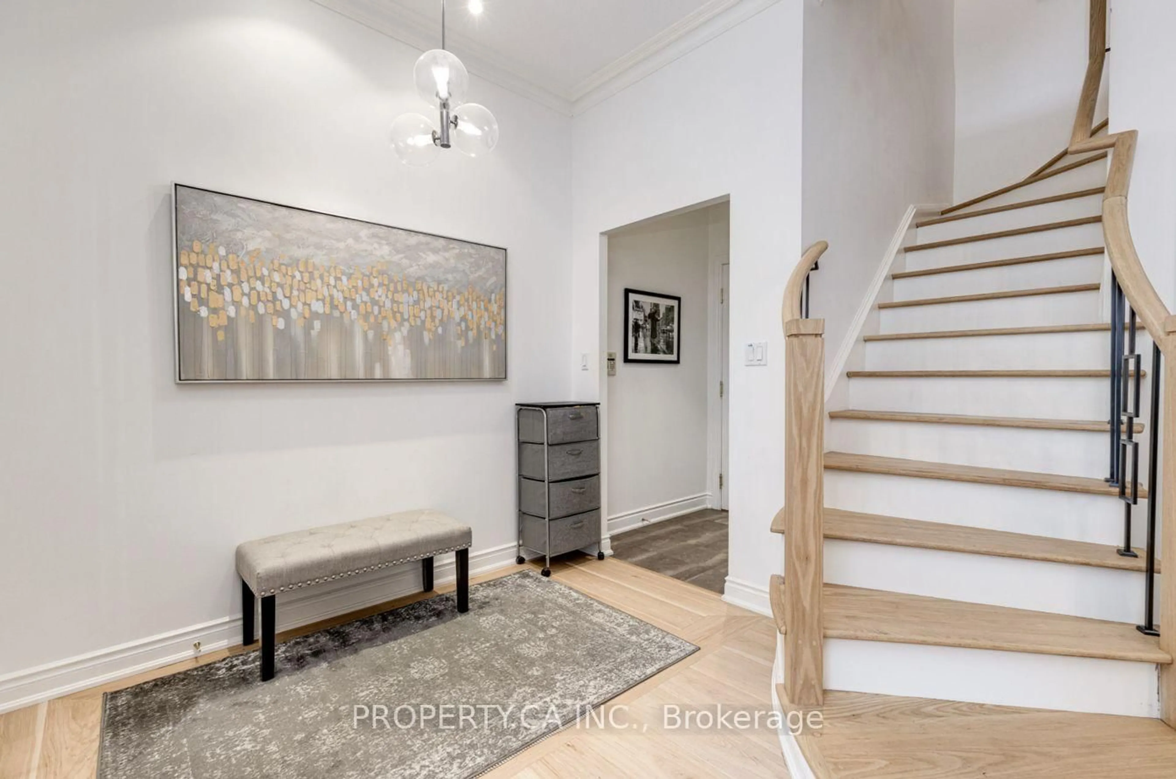 Indoor entryway for 2 Aberfoyle Cres #105, Toronto Ontario M8X 2Z8