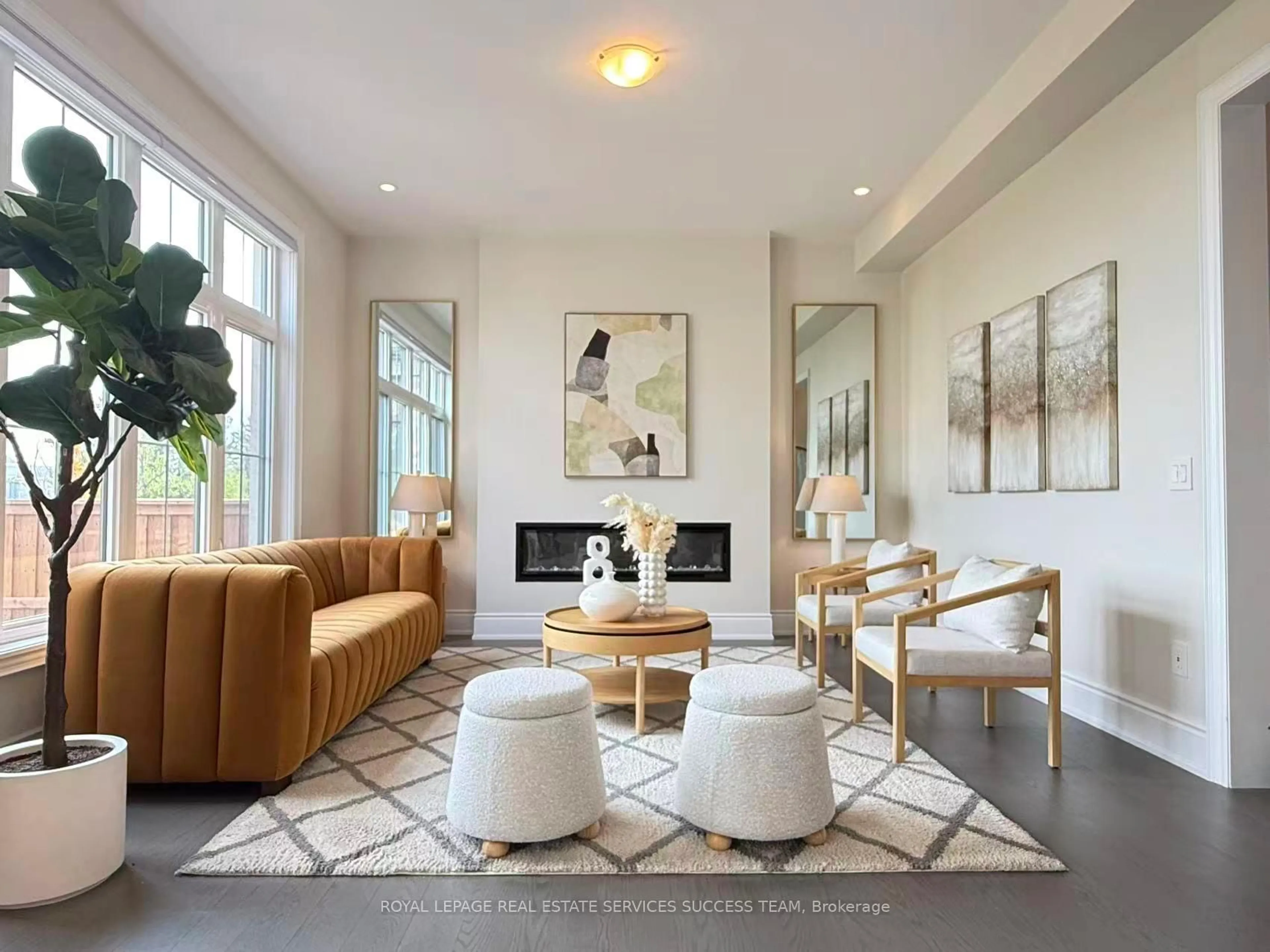 Living room with furniture, unknown for 1144 Stag Hllw, Oakville Ontario L6M 5M4