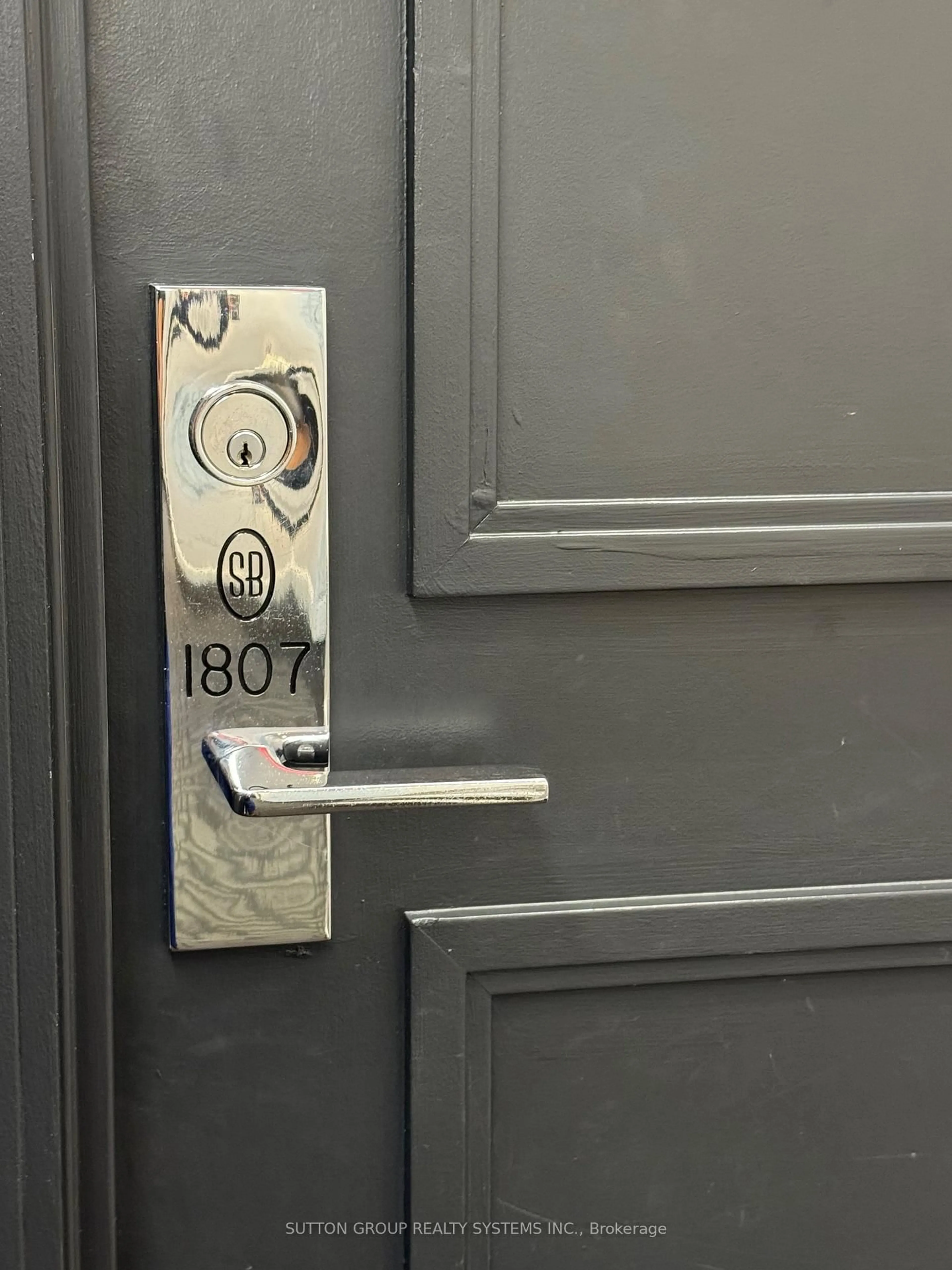 Unknown for 88 Park Lawn Rd #1807, Toronto Ontario M8Y 0B5