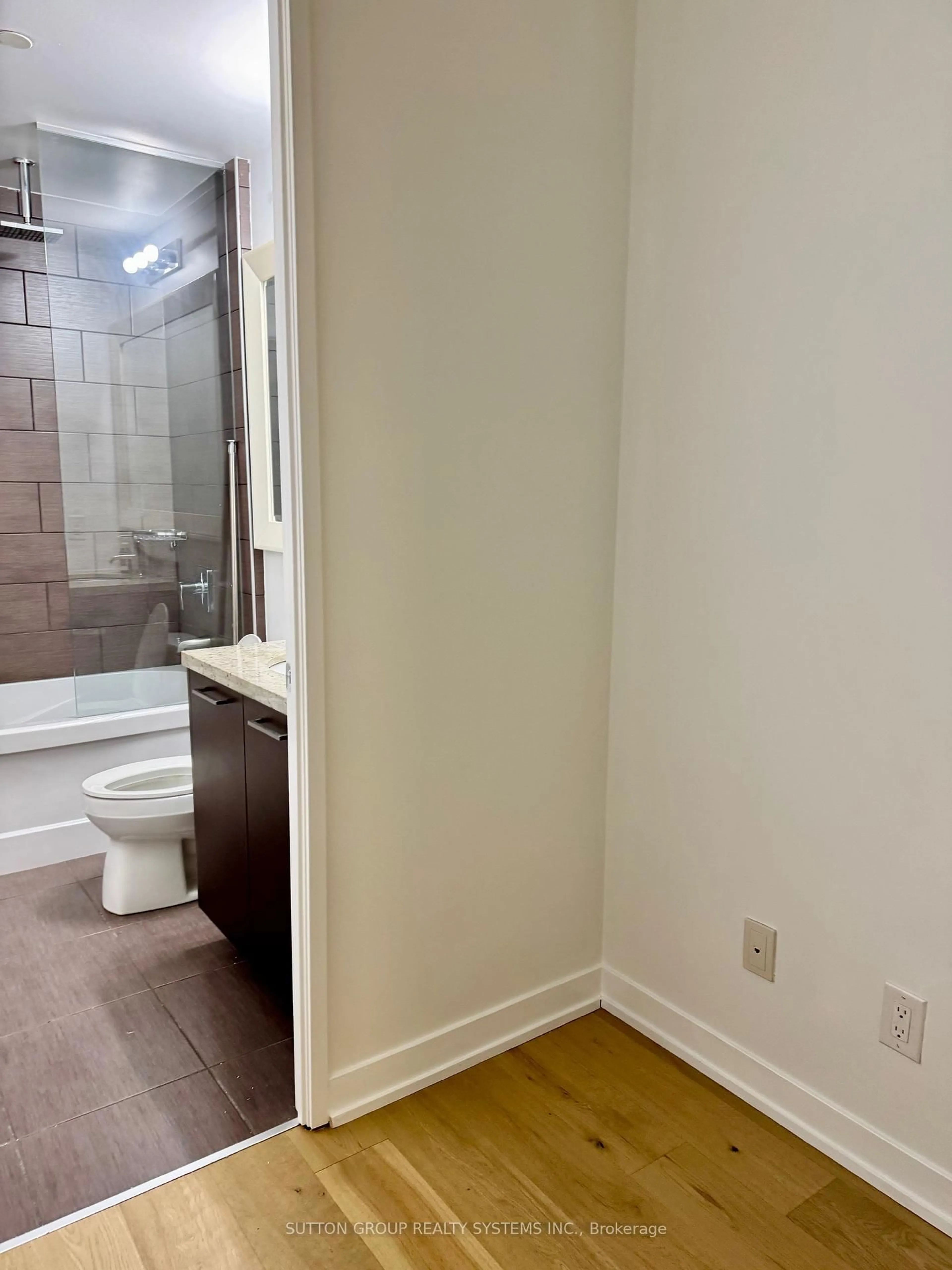 A pic of a room for 88 Park Lawn Rd #1807, Toronto Ontario M8Y 0B5