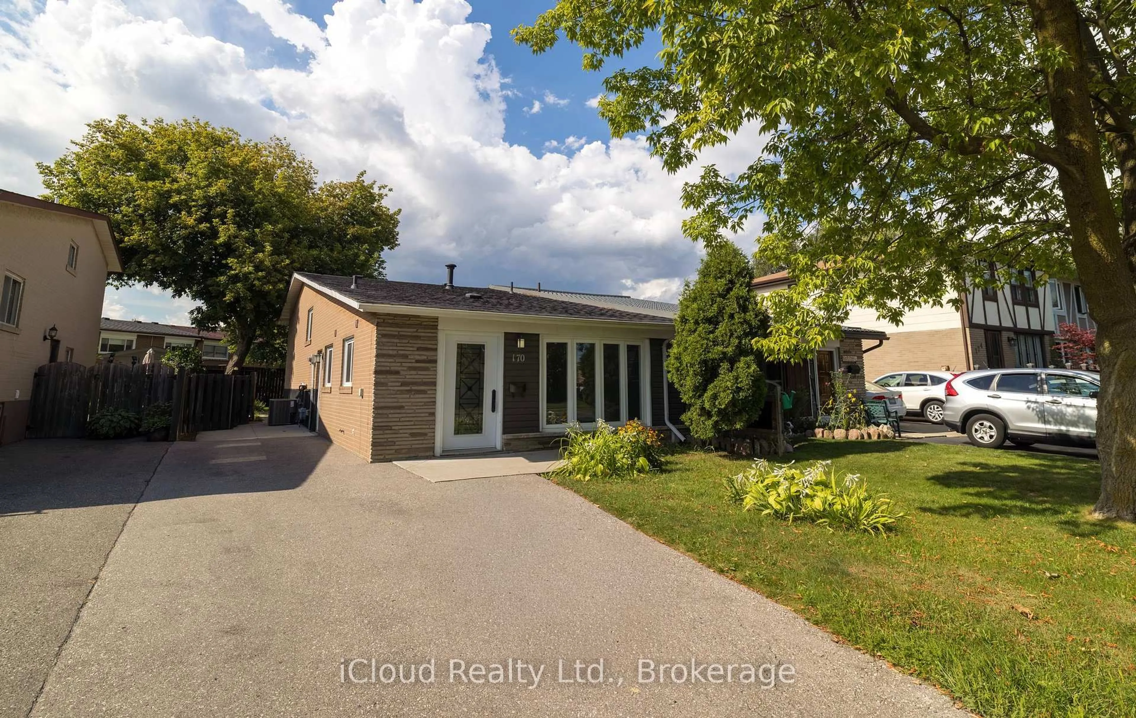 Patio, street for 170 Clarence St, Brampton Ontario L6W 1S9