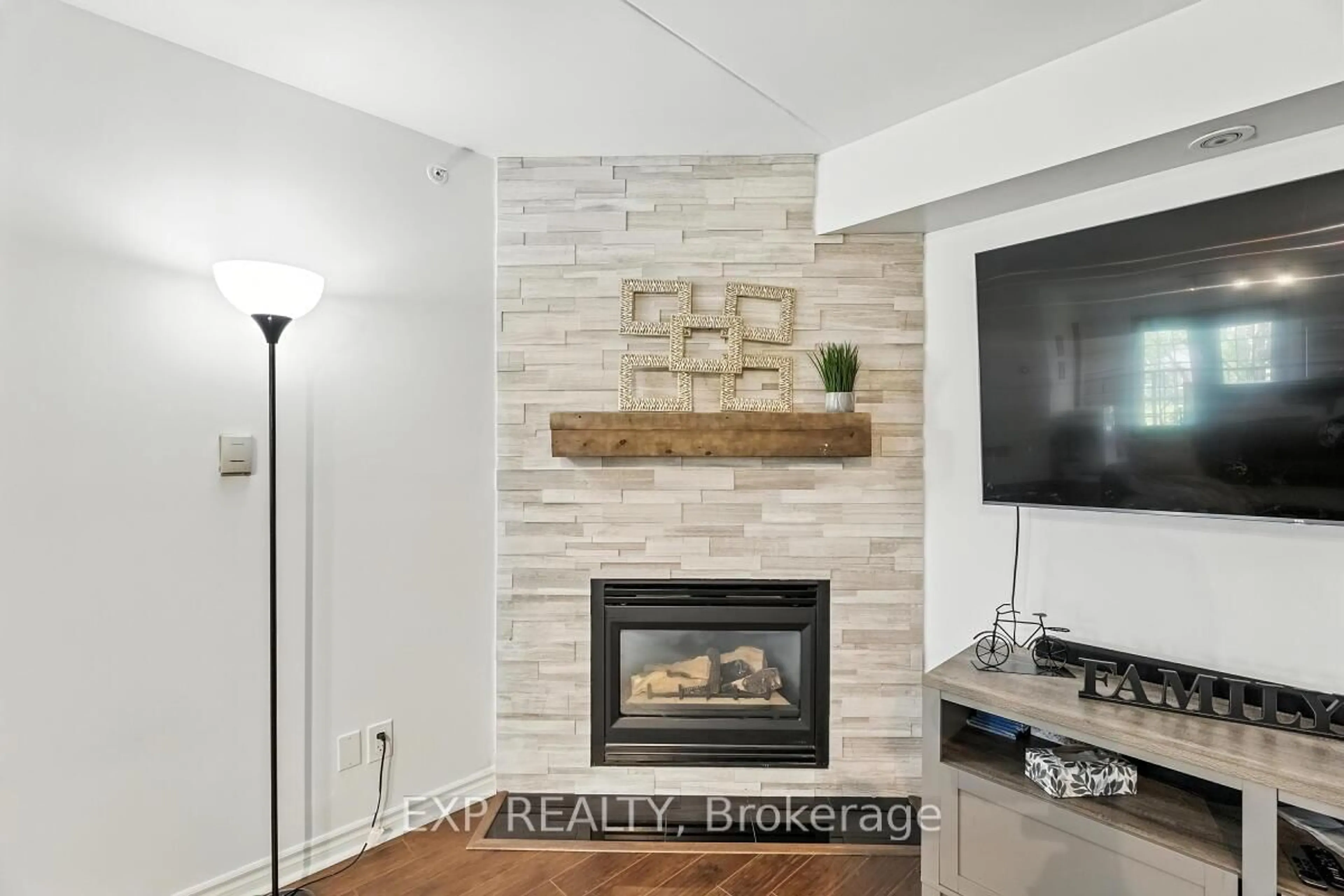 Unknown for 1421 Walkers Line #215, Burlington Ontario L7M 4P4