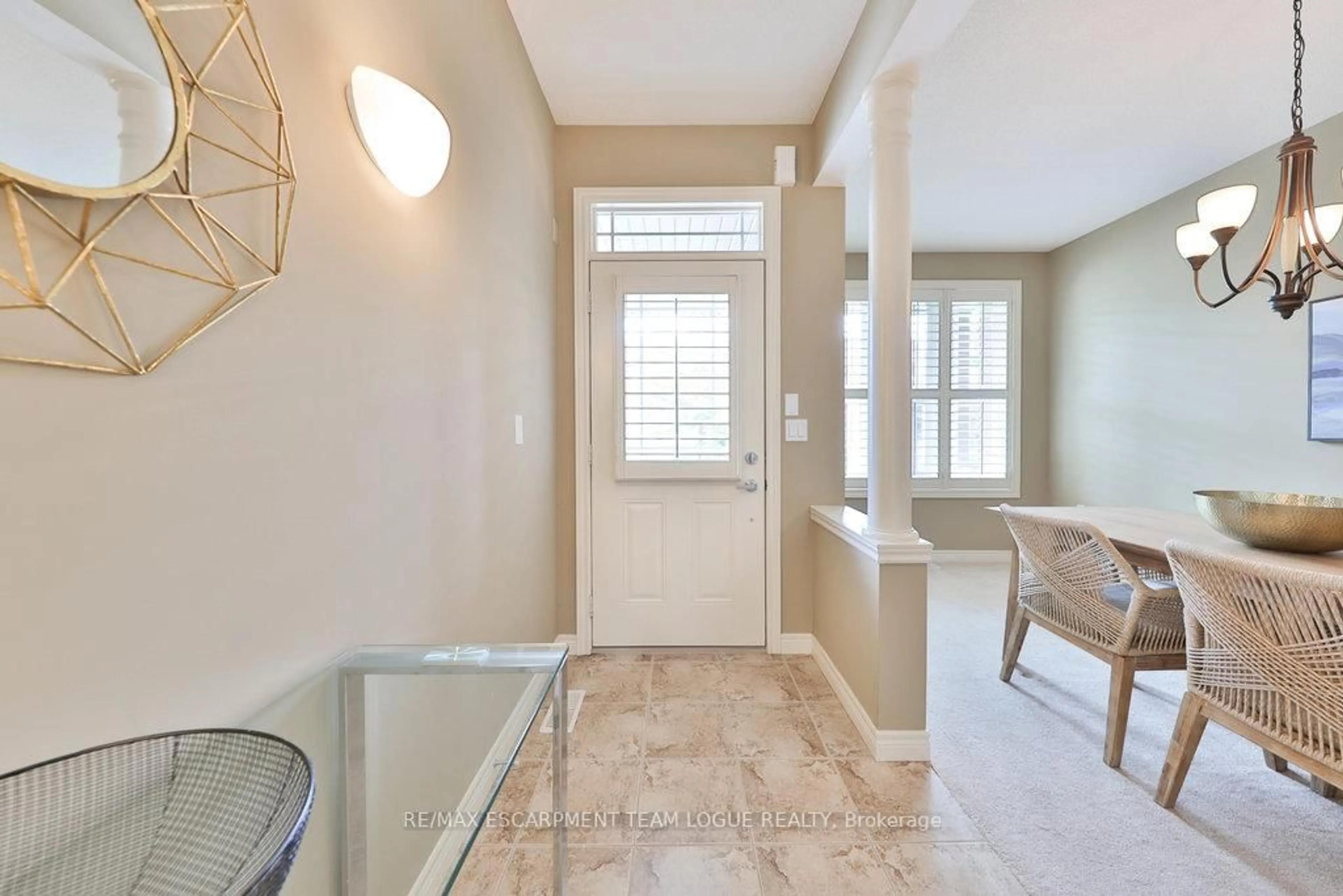 Indoor entryway for 2120 Itabashi Way #182, Burlington Ontario L7M 0V3