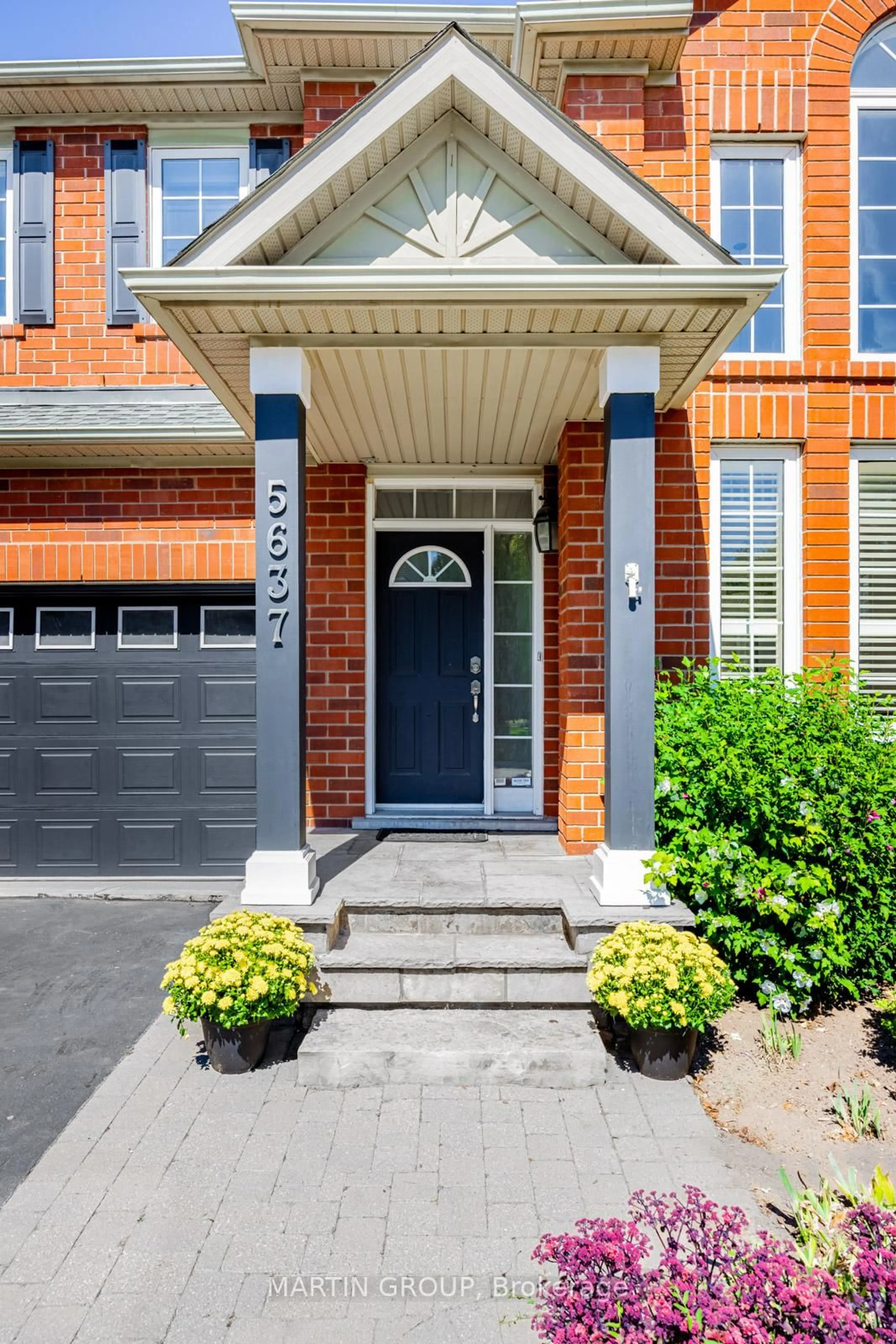 Home with brick exterior material, street for 5637 Roseville Crt, Burlington Ontario L7L 6V3