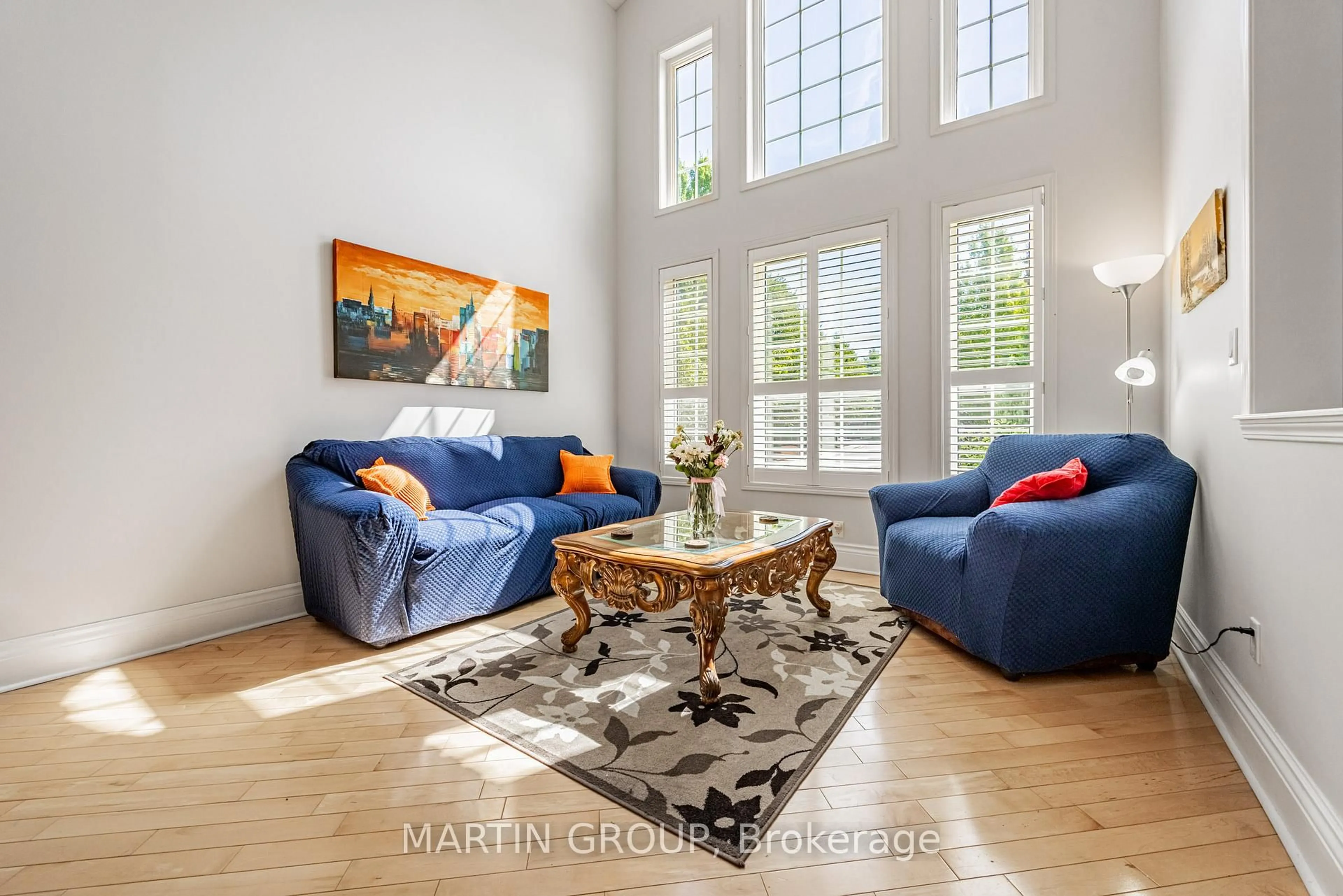 Living room with furniture, unknown for 5637 Roseville Crt, Burlington Ontario L7L 6V3