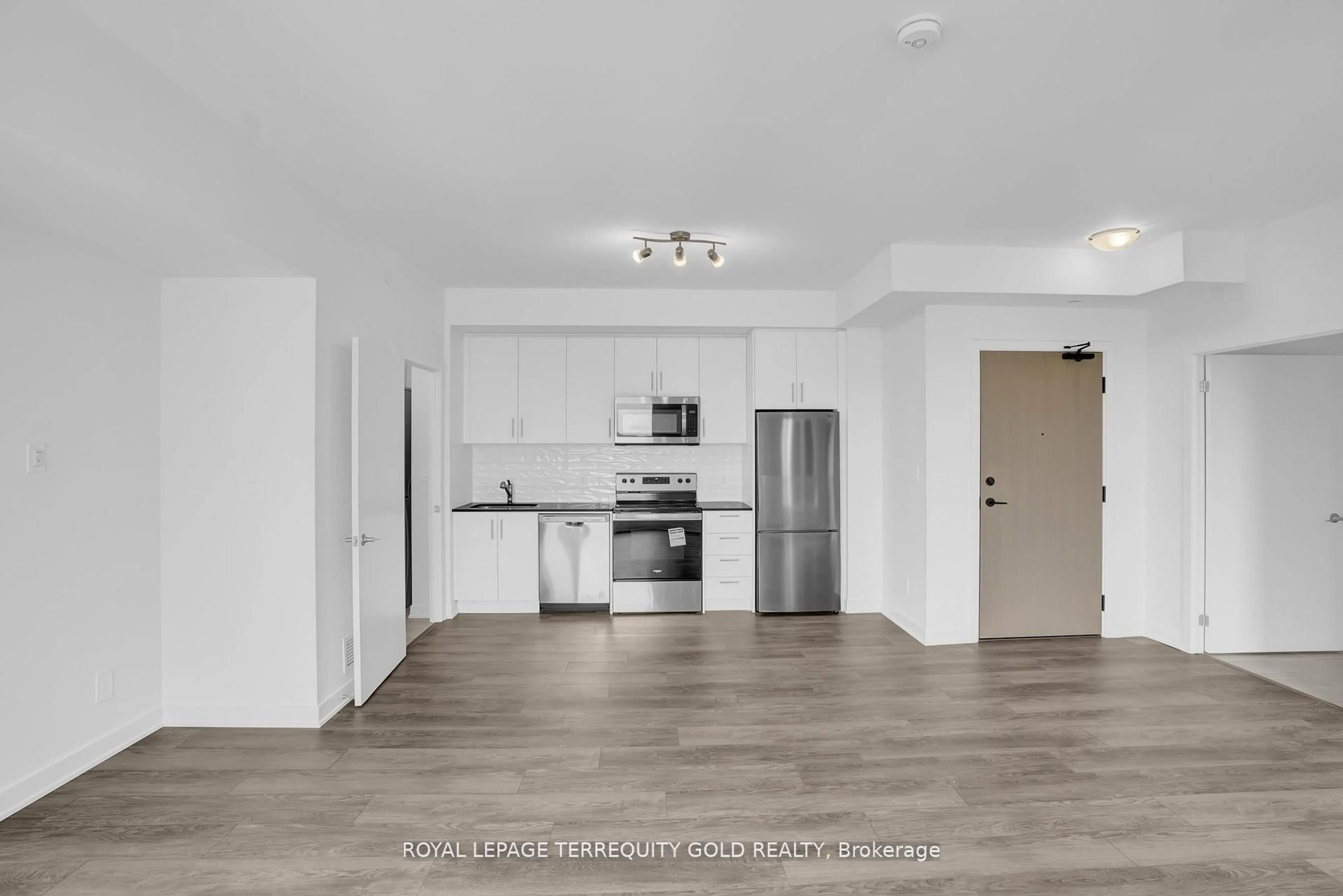 Standard kitchen, unknown for 1440 Clarriage Crt #518, Milton Ontario L9E 1B3