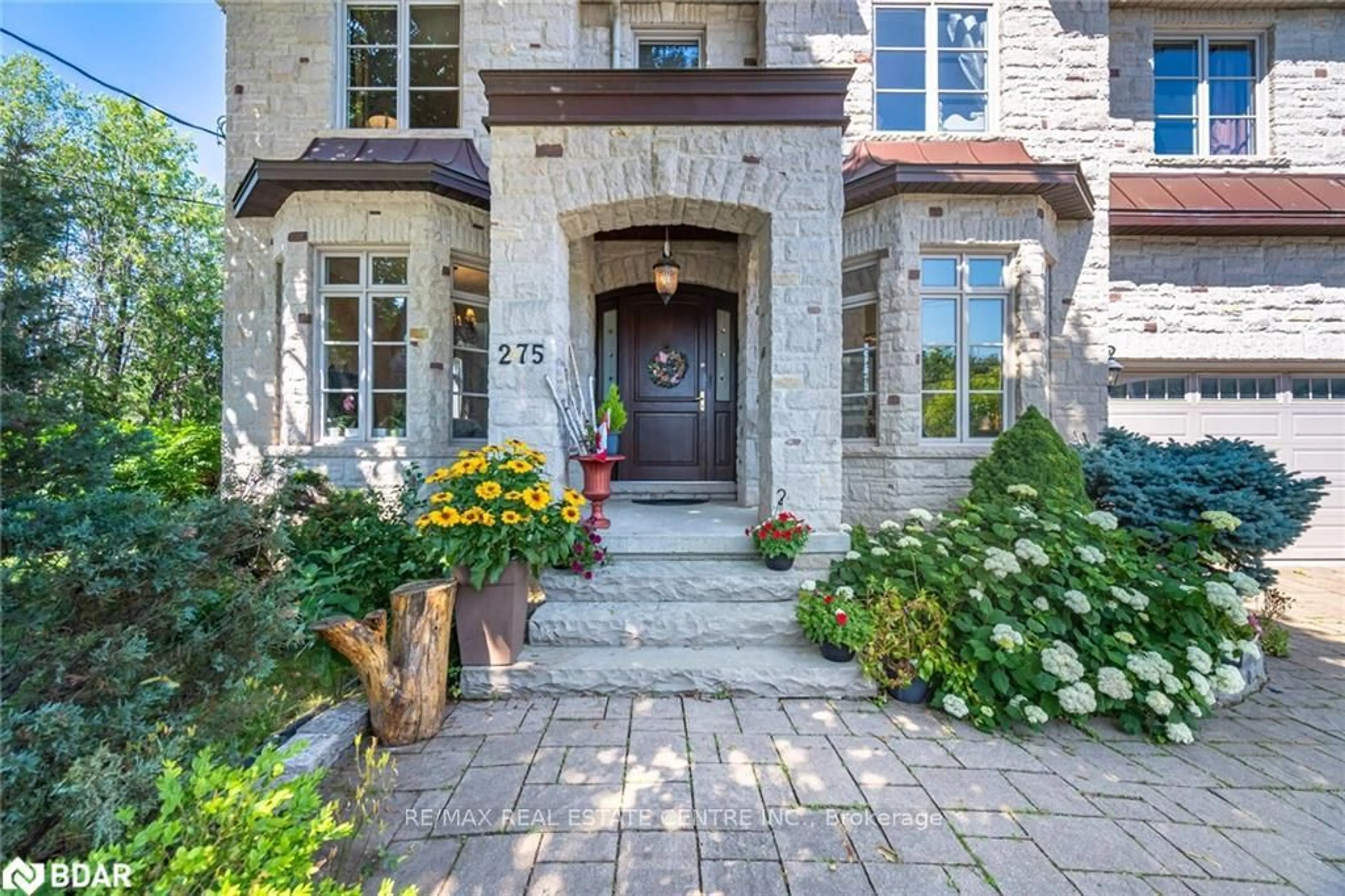 Unknown for 275 Martin St, Milton Ontario L9T 2R7
