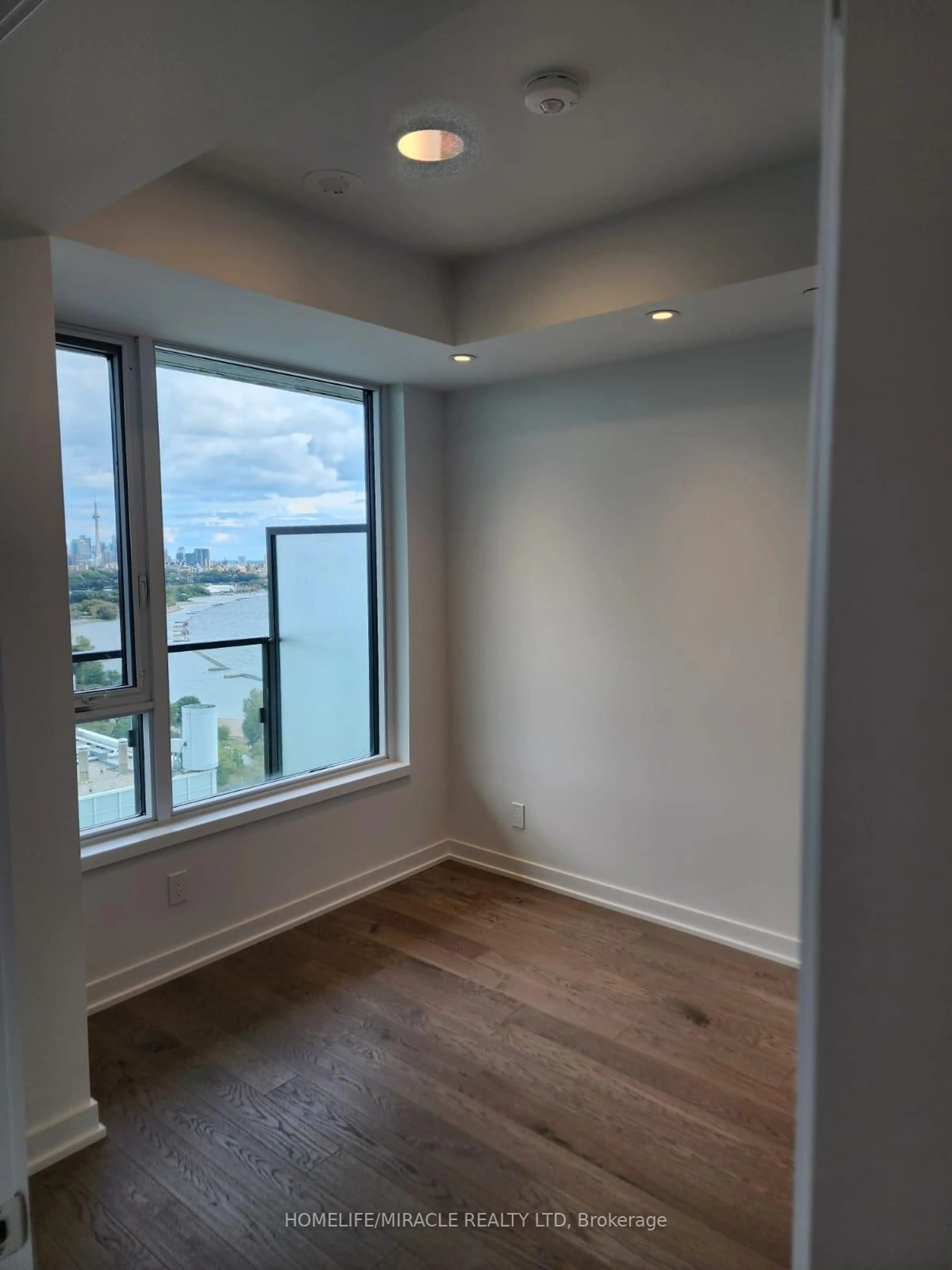 A pic of a room for 1926 Lakeshore Blvd #2805, Toronto Ontario M6S 1A1