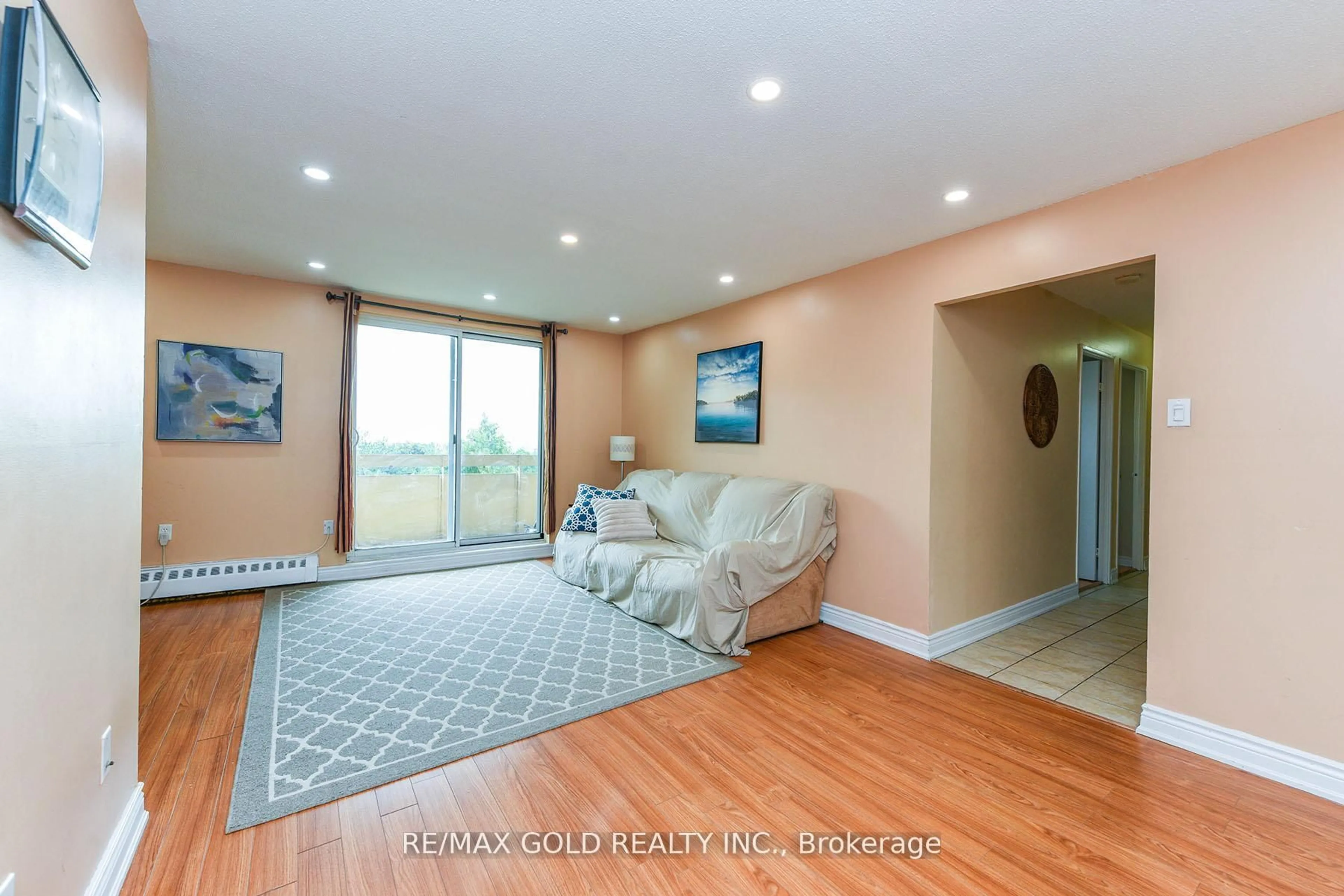 Living room with furniture, unknown for 3555 DERRY Rd #605, Mississauga Ontario L4T 1B2