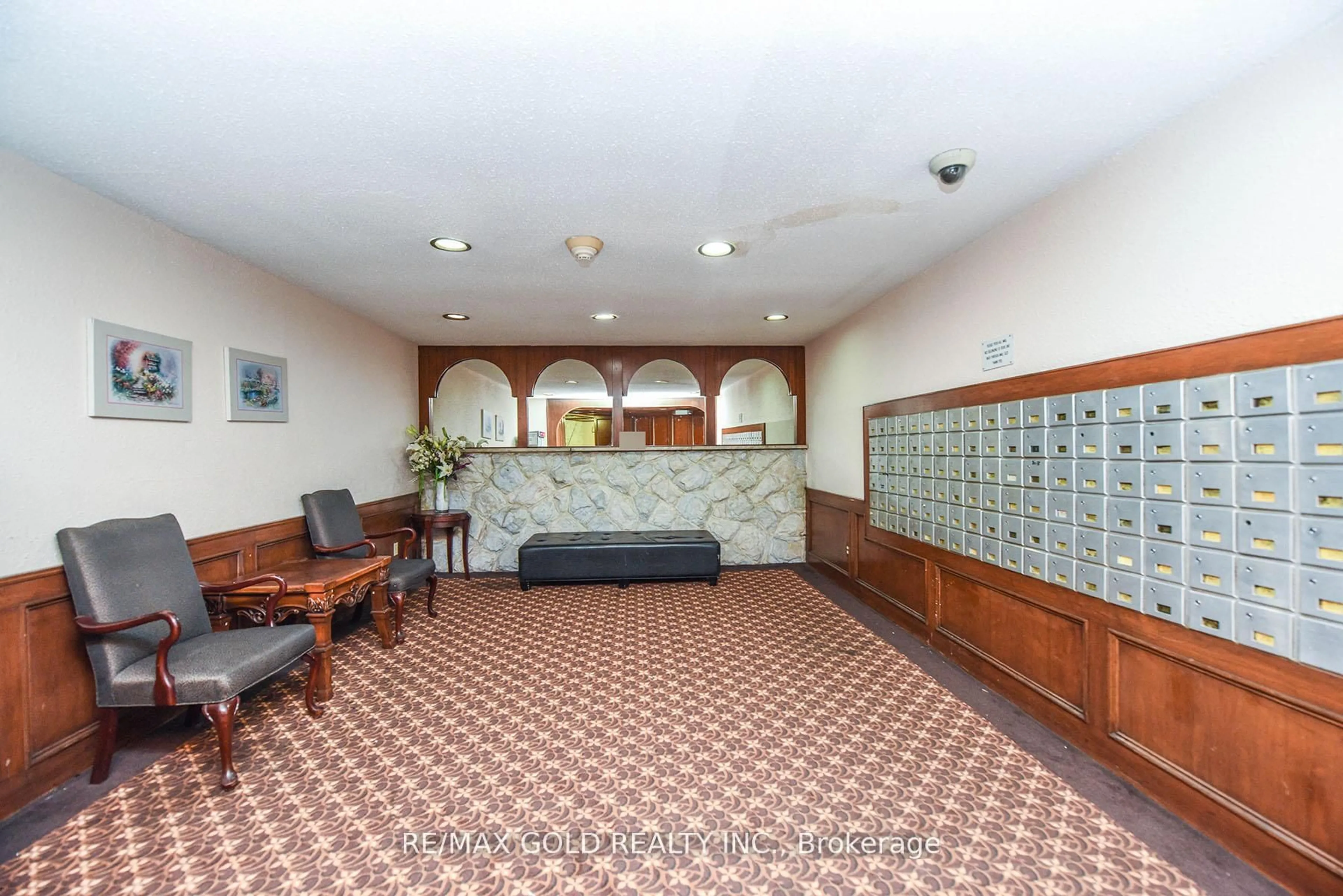 Lobby for 3555 DERRY Rd #605, Mississauga Ontario L4T 1B2