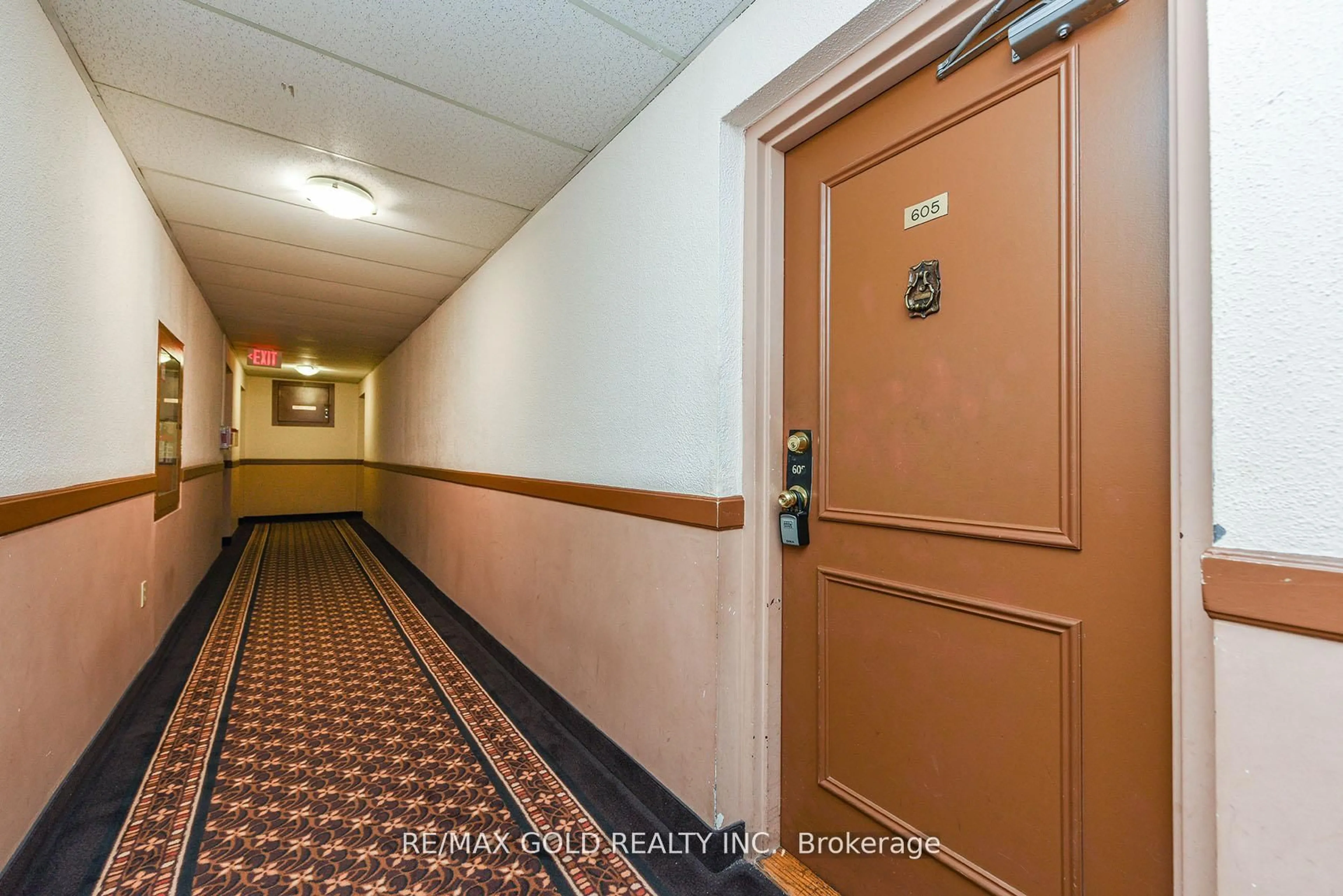 Indoor foyer for 3555 DERRY Rd #605, Mississauga Ontario L4T 1B2