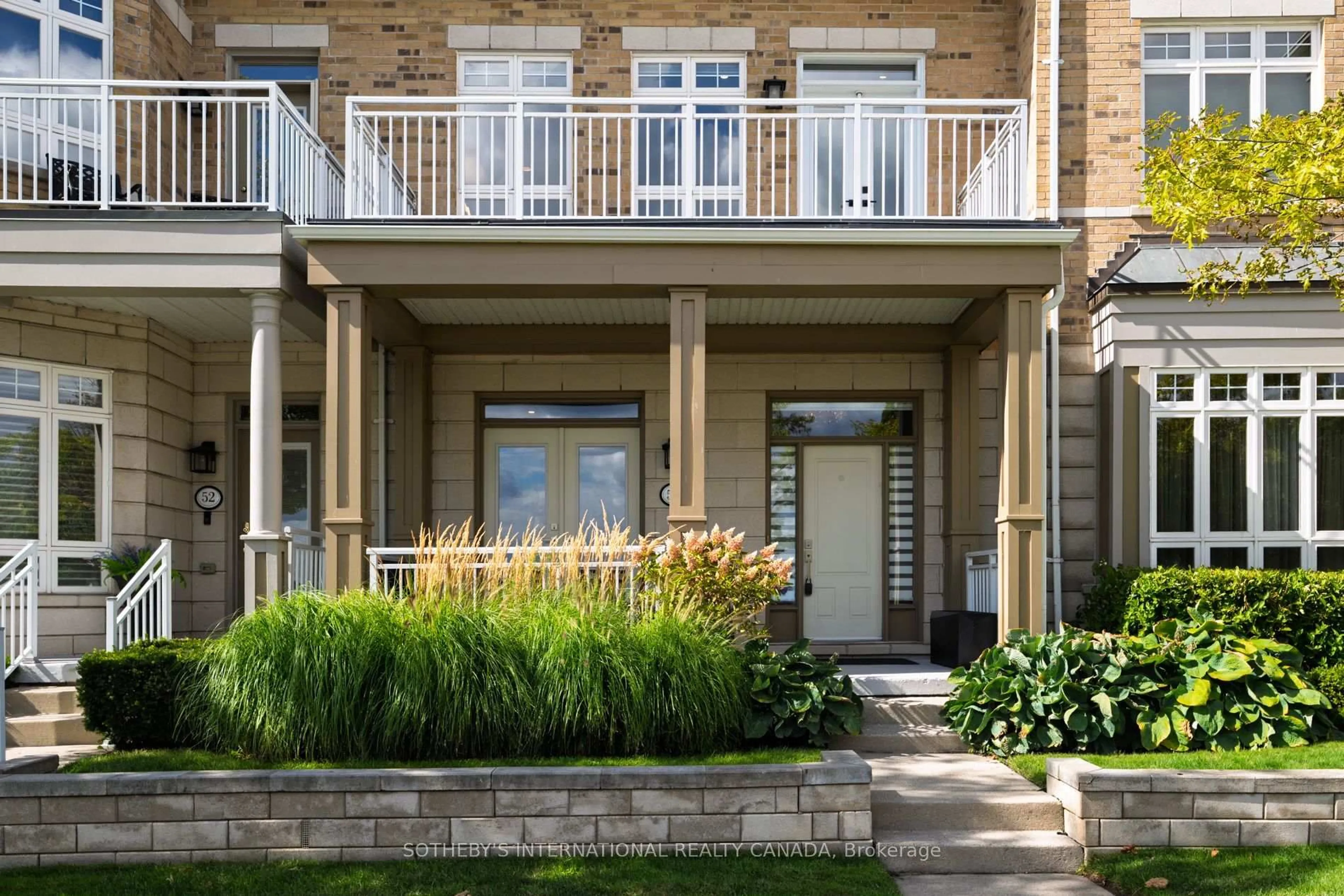 Patio, street for 54 St Lawrence Dr #22, Mississauga Ontario L5G 4V1