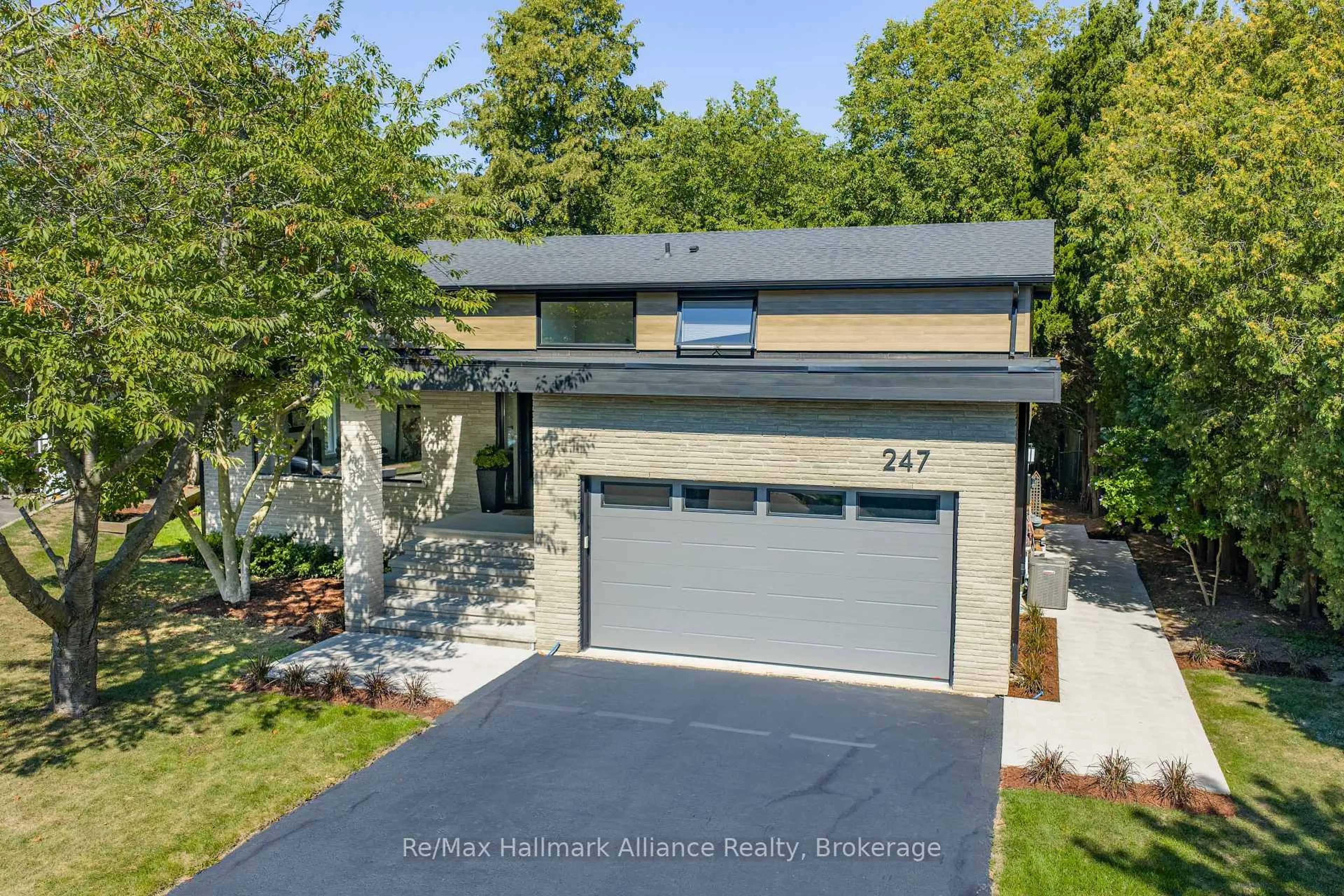 Unknown for 247 Willowridge Crt, Oakville Ontario L6L 5J1