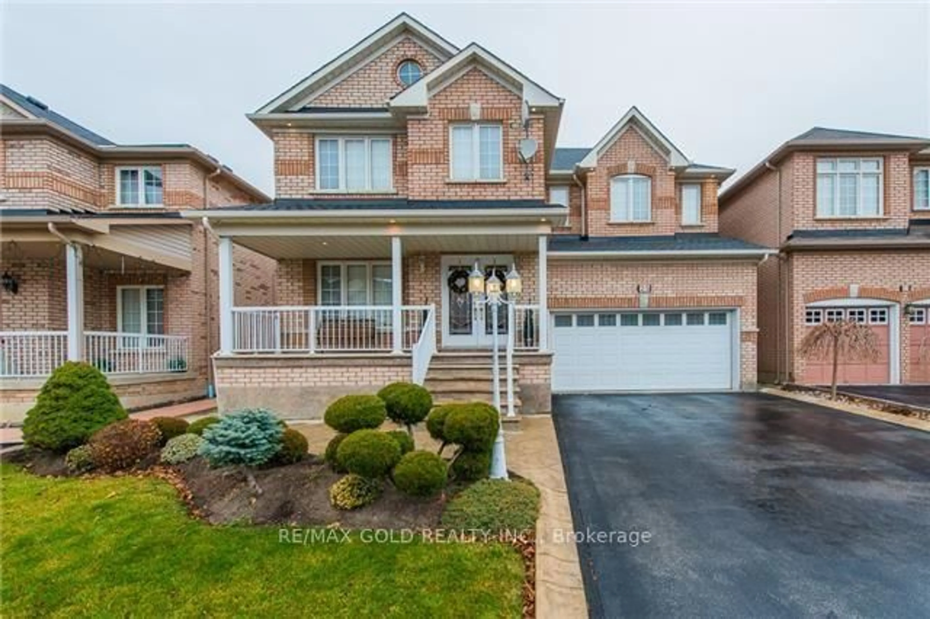 Home with brick exterior material, street for 25 Ryegrass Cres, Brampton Ontario L7A 3J9