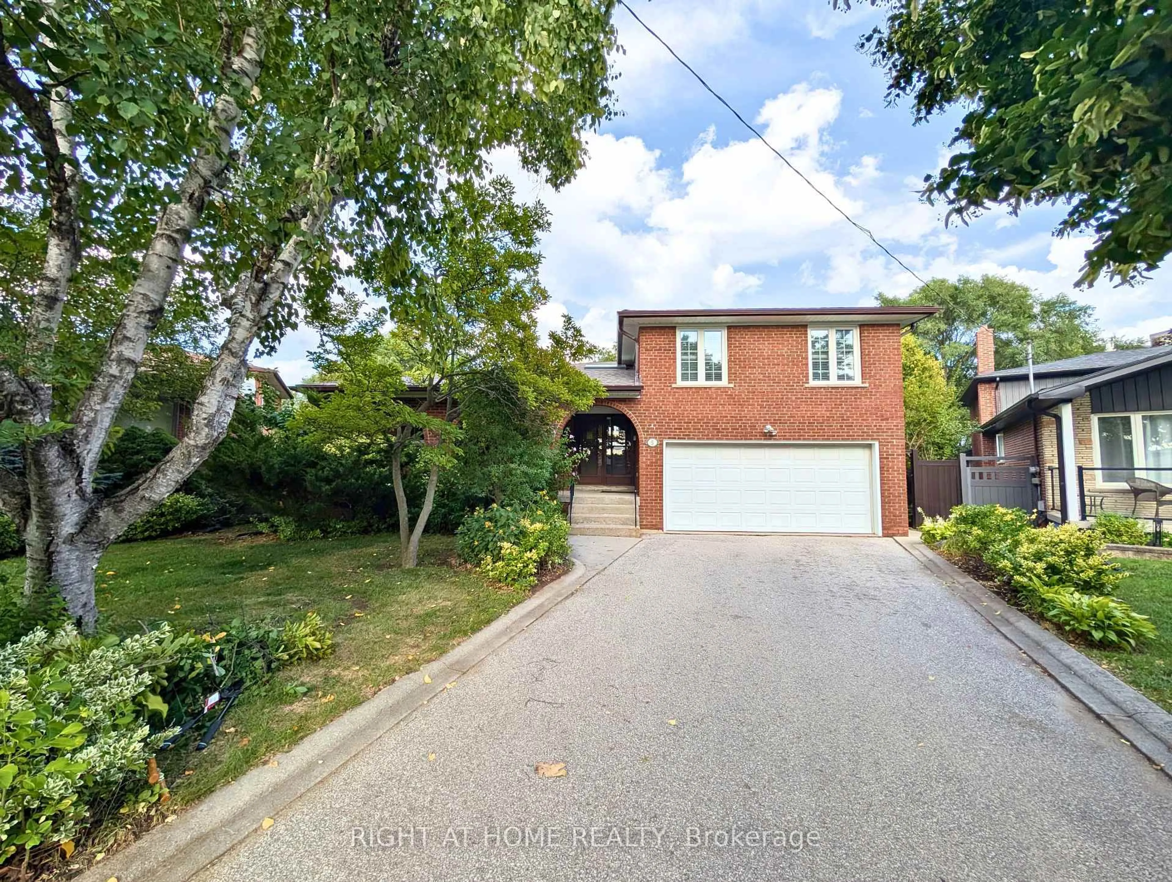 Unknown for 5 Greyswood Crt, Toronto Ontario M9P 3P8