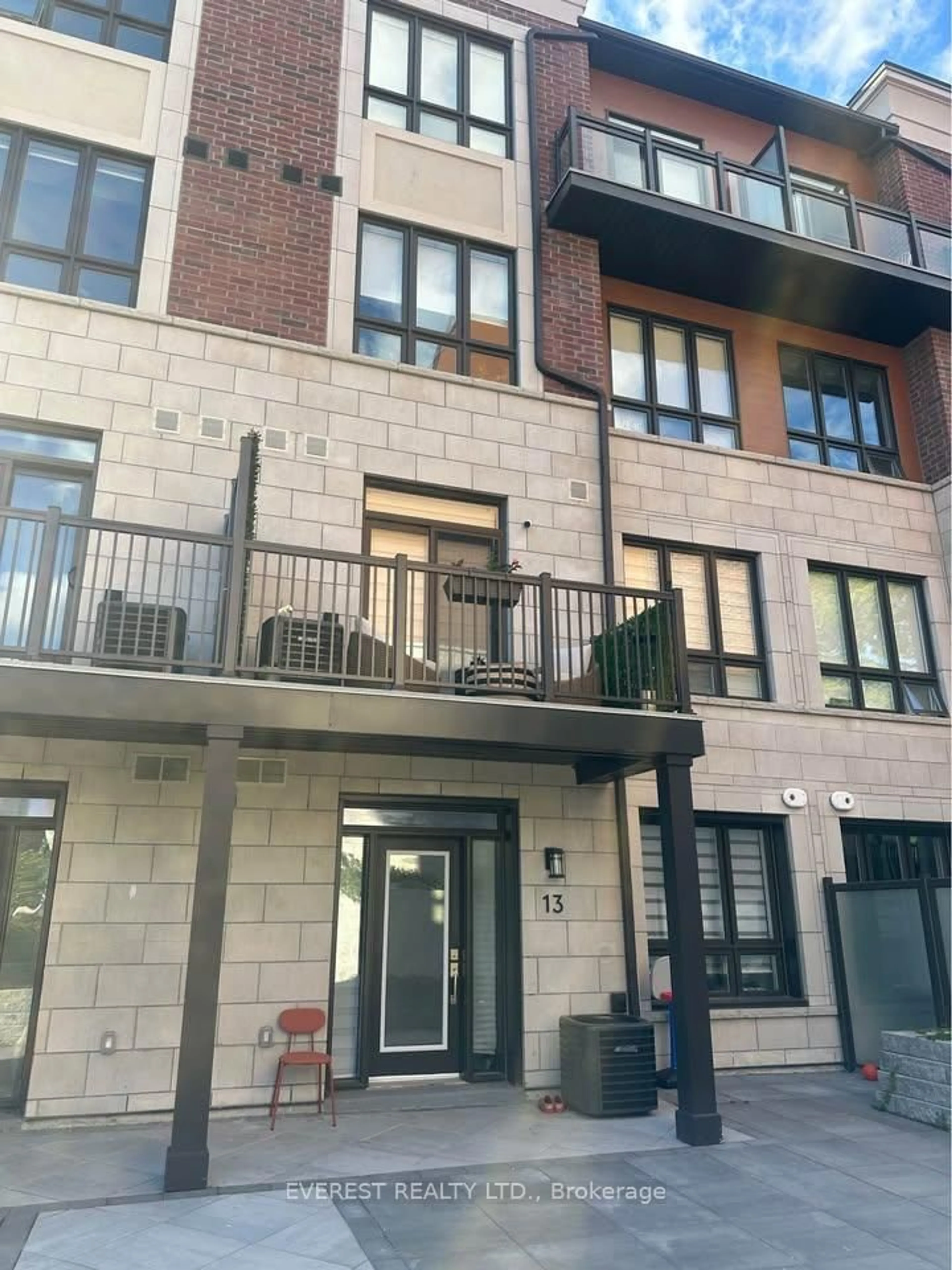 Unknown for 4045 Hickory Dr #13, Mississauga Ontario L4W 1L1