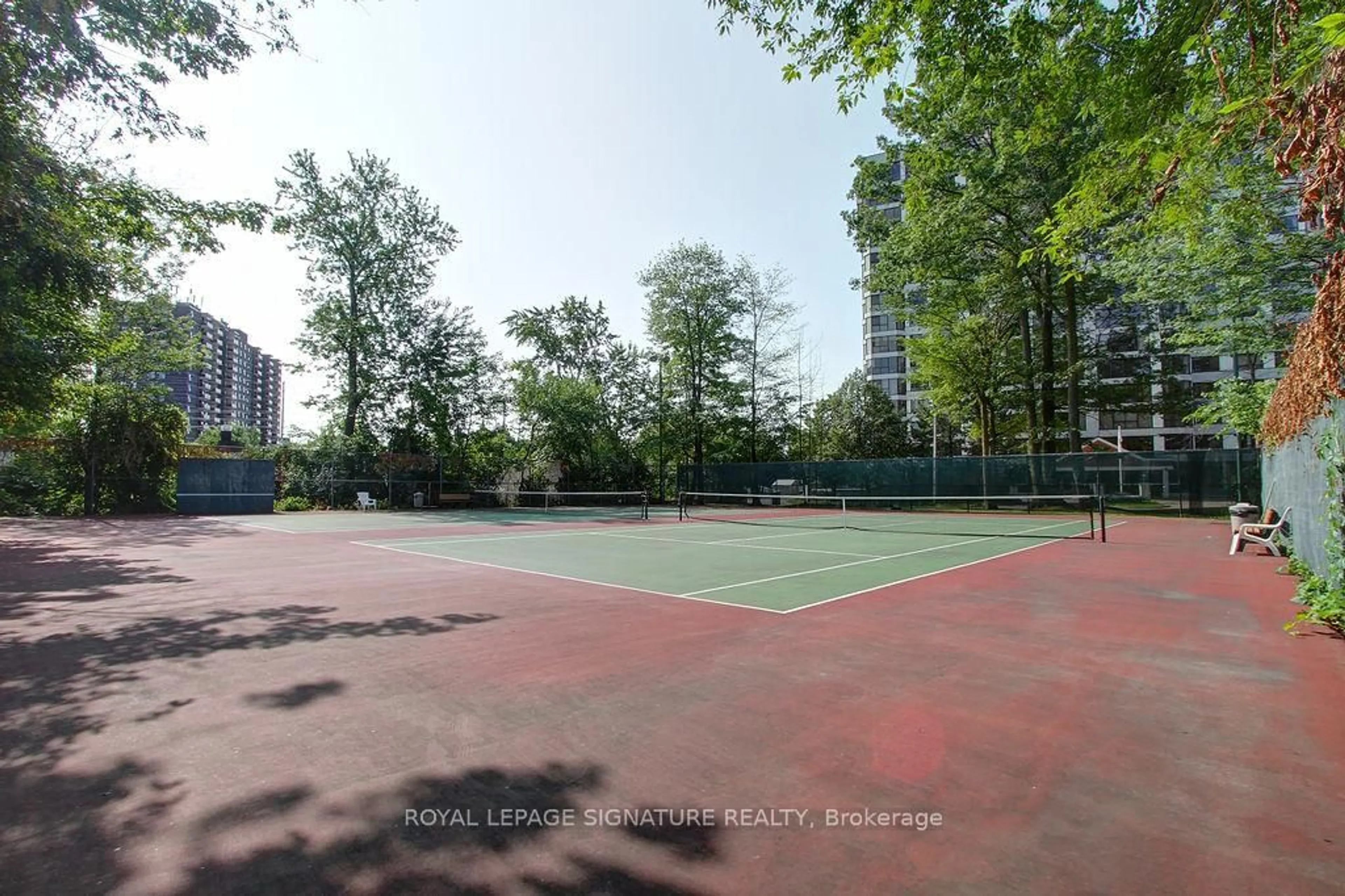 Unknown for 1271 Walden Circ #704, Mississauga Ontario L3J 4R4