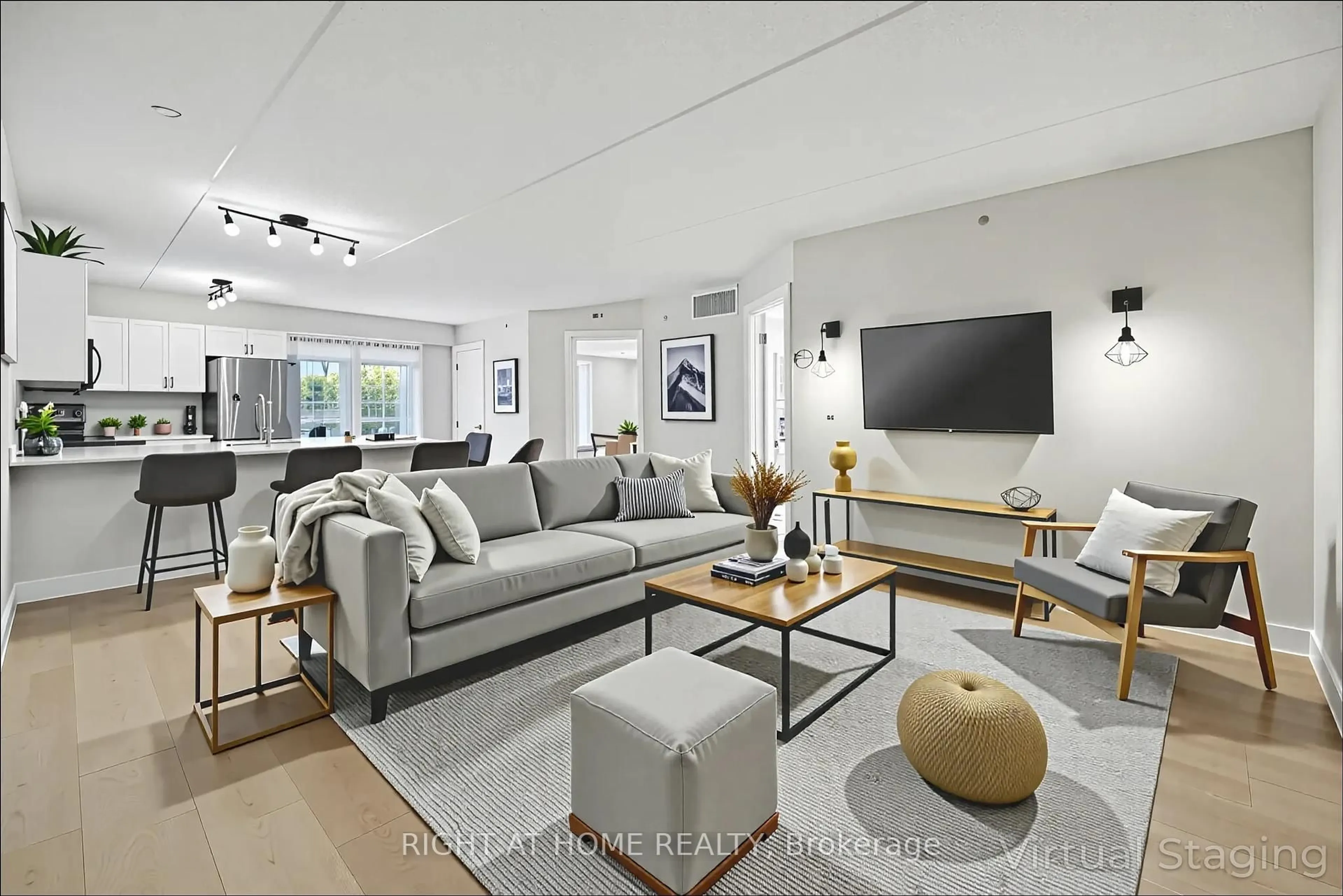 Living room with furniture, unknown for 1421 Walker's Line #102, Burlington Ontario L7M 4P4