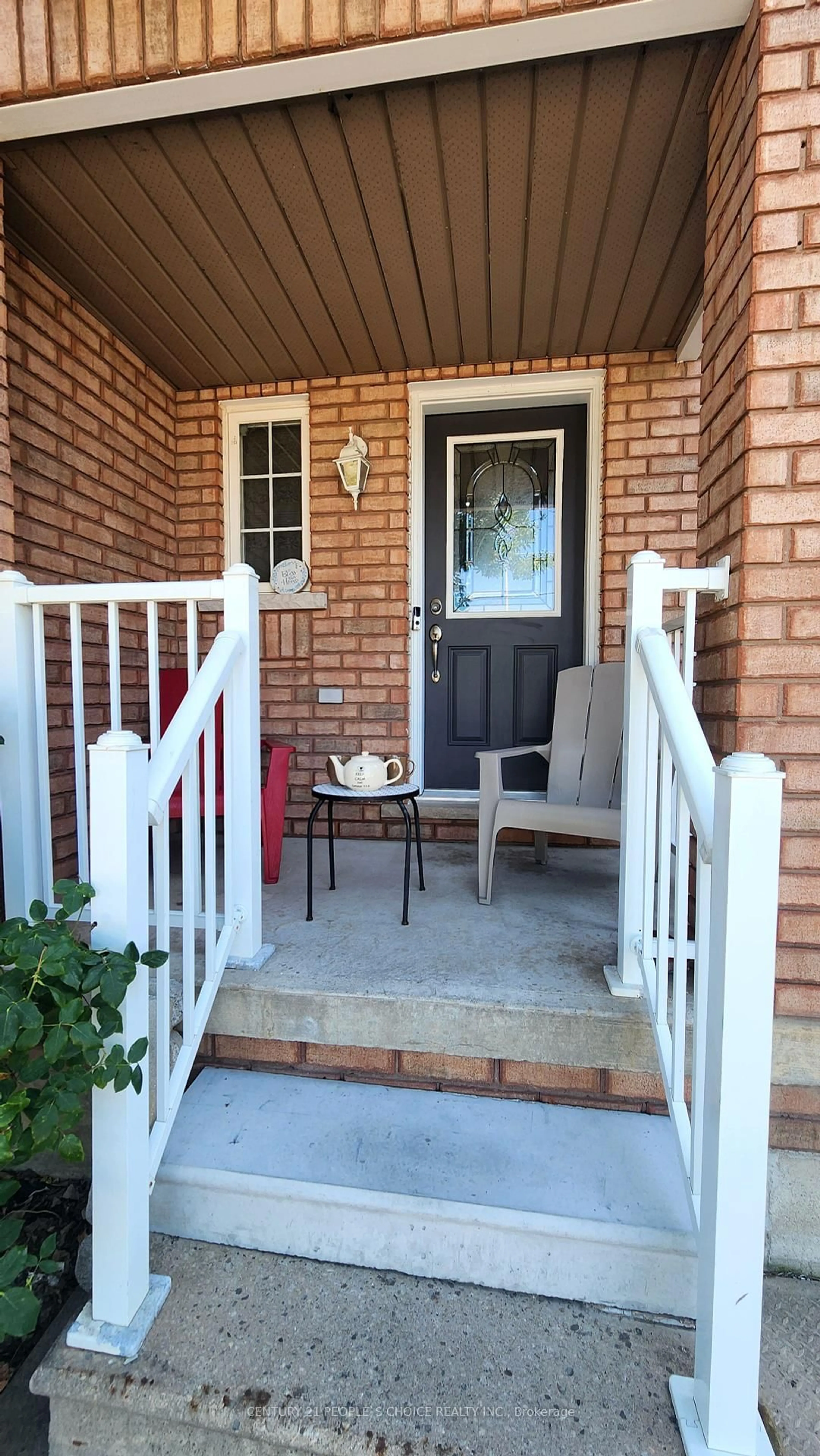 Indoor entryway for 525 Novo Star Dr #104, Mississauga Ontario L5W 1X8