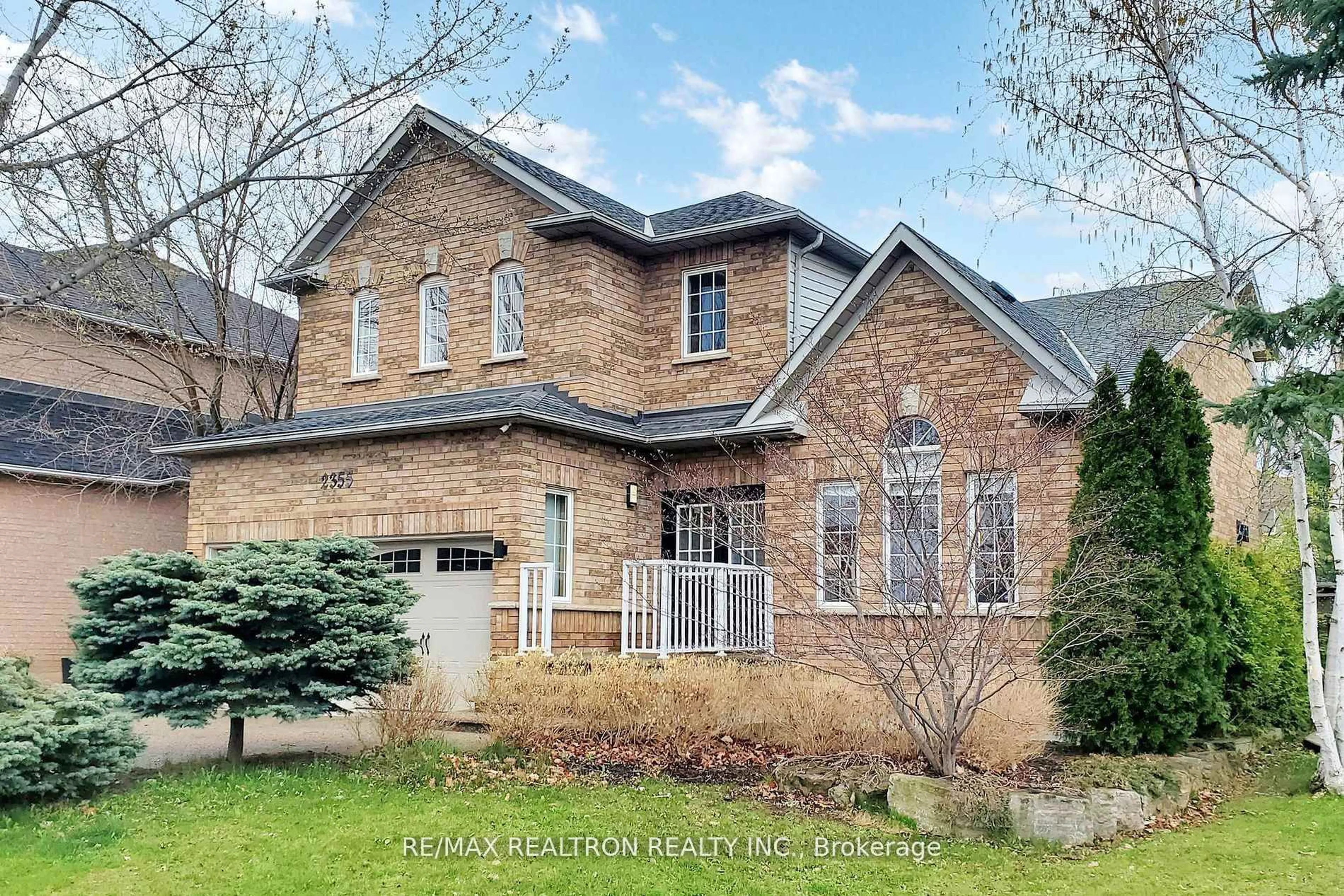 Home with brick exterior material, street for 2355 Woodridge Way, Oakville Ontario L6H 6S3