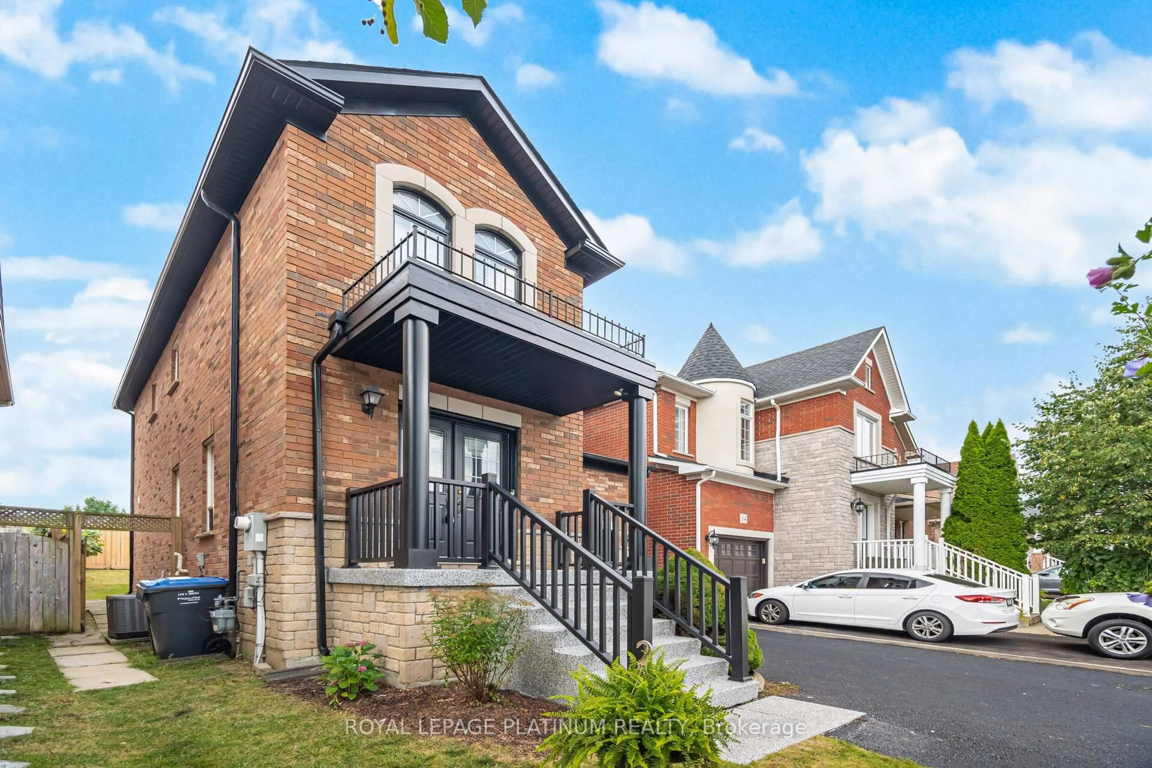 Home with brick exterior material, street for 32 Penbridge Circ, Brampton Ontario L7A 2P9