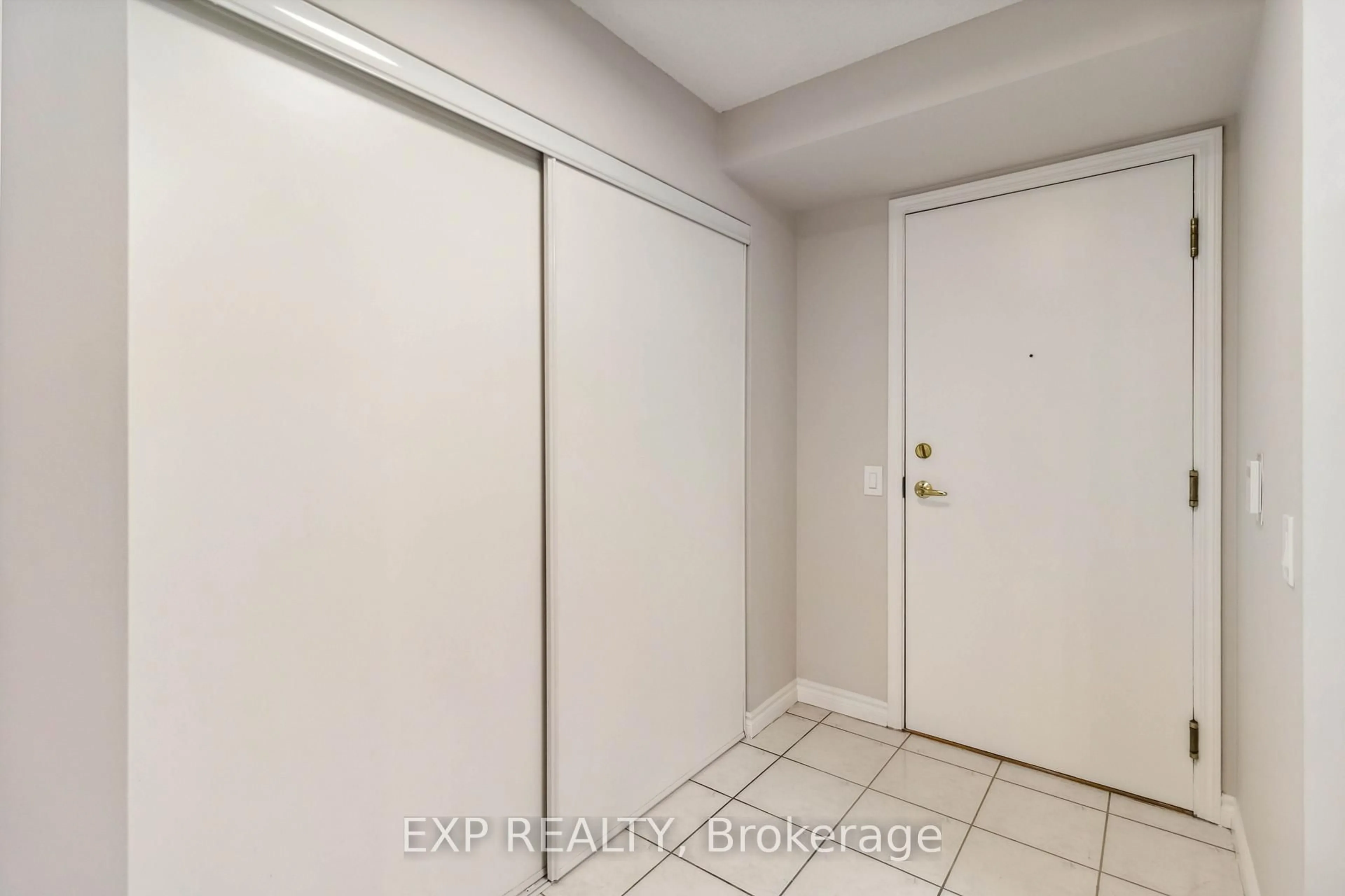 Unknown for 25 Kingsbridge Garden Circ #616, Mississauga Ontario L5R 4B1