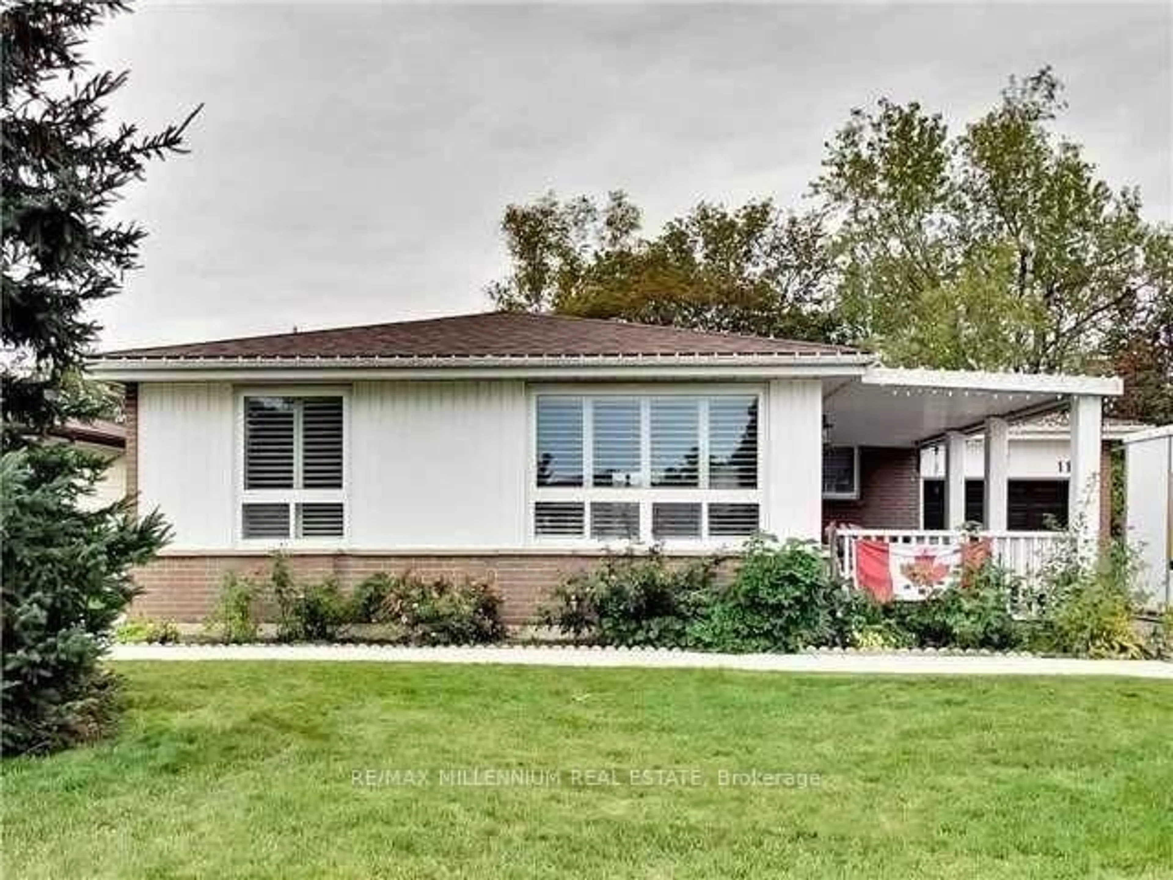 Home with vinyl exterior material, street for 11 Beechwood Cres, Brampton Ontario L6T 1X9